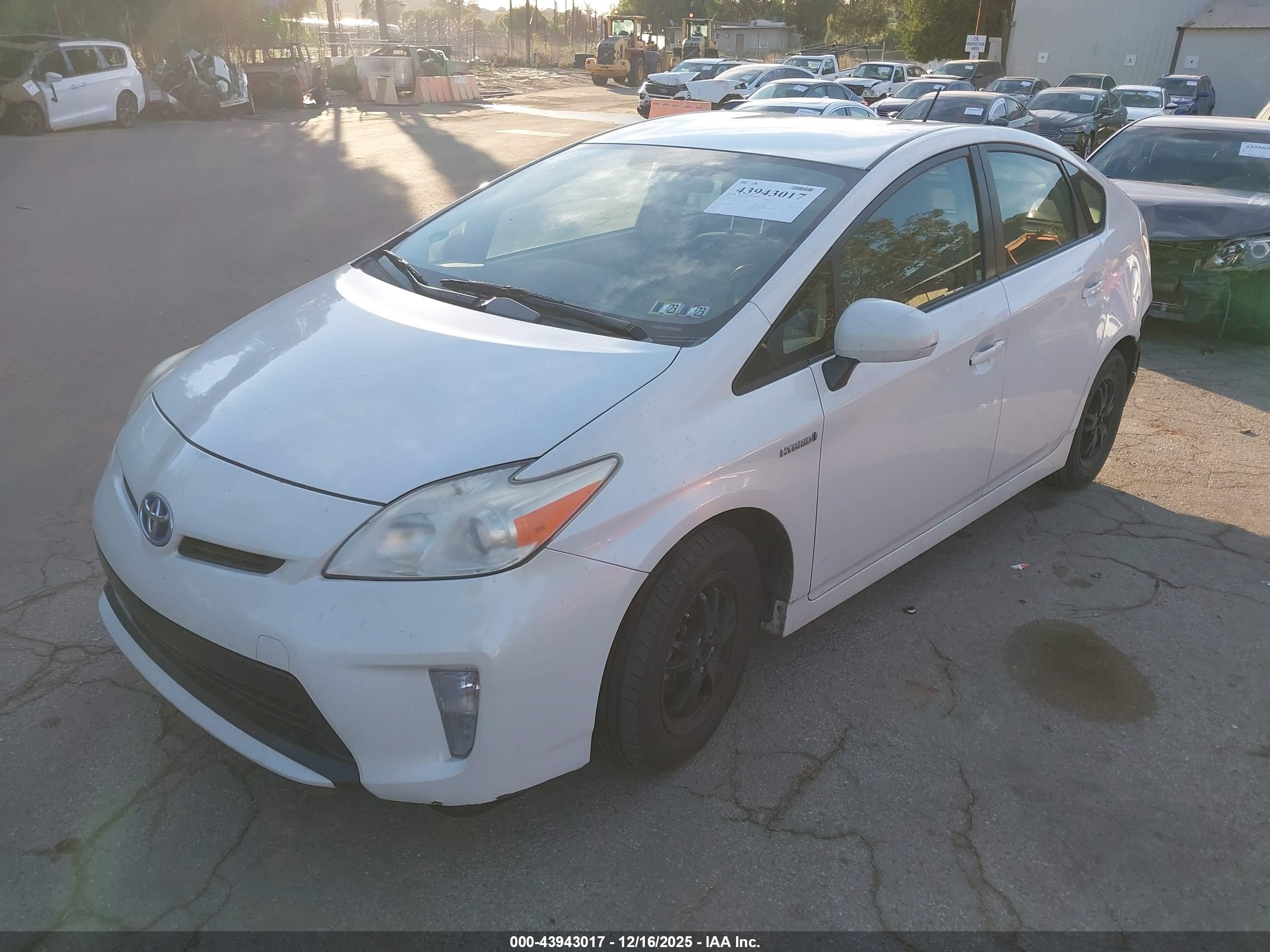 TOYOTA PRIUS image 2