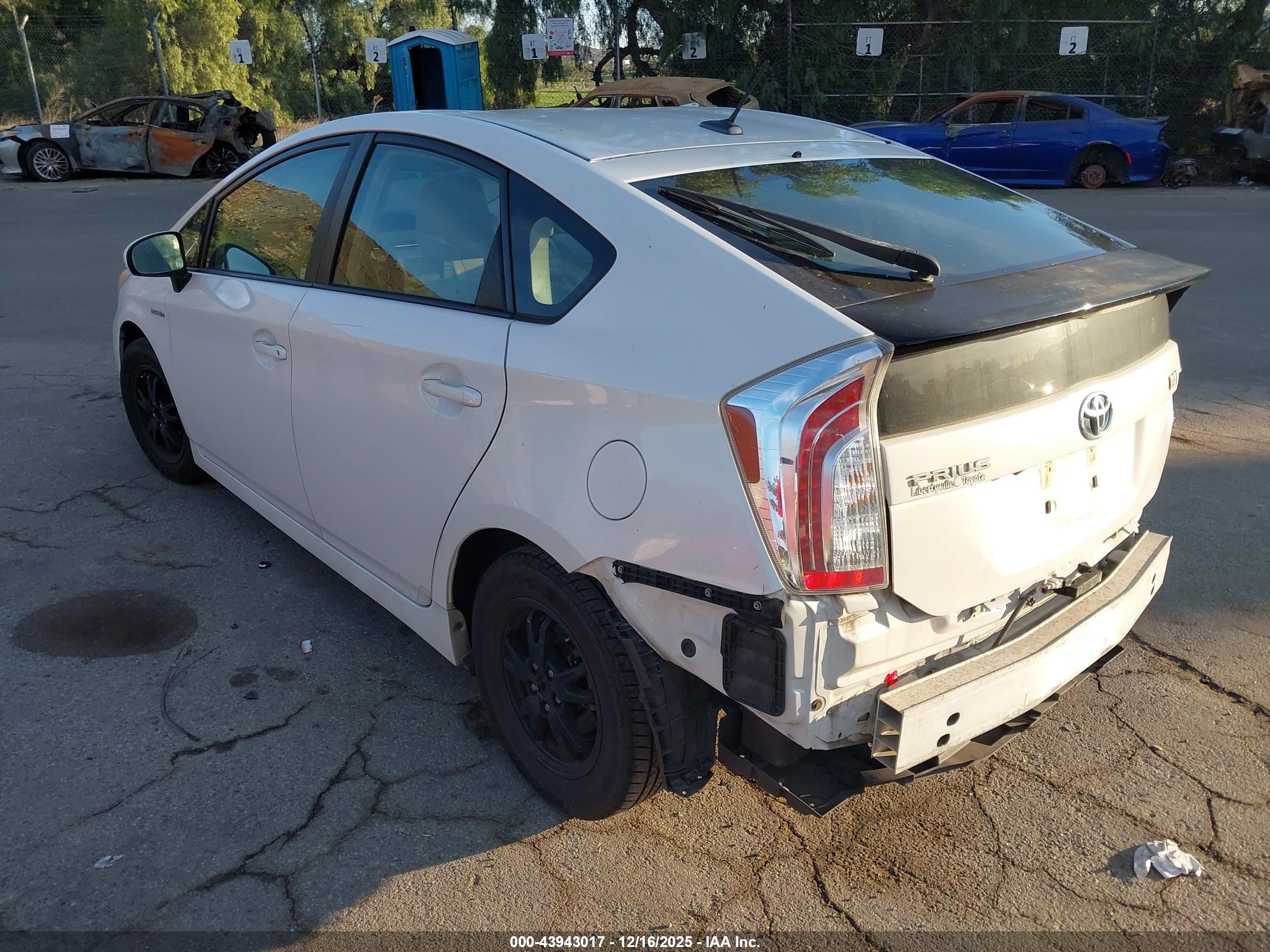 TOYOTA PRIUS image 3