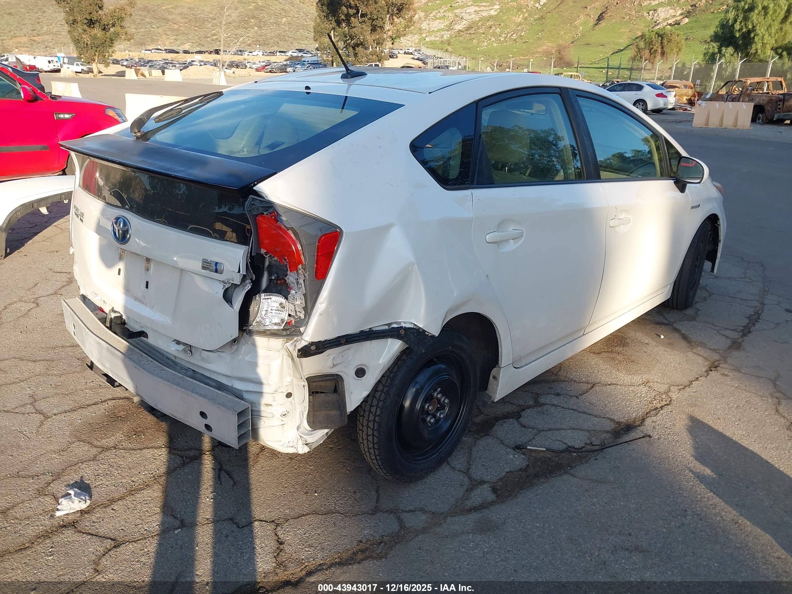 TOYOTA PRIUS image 4