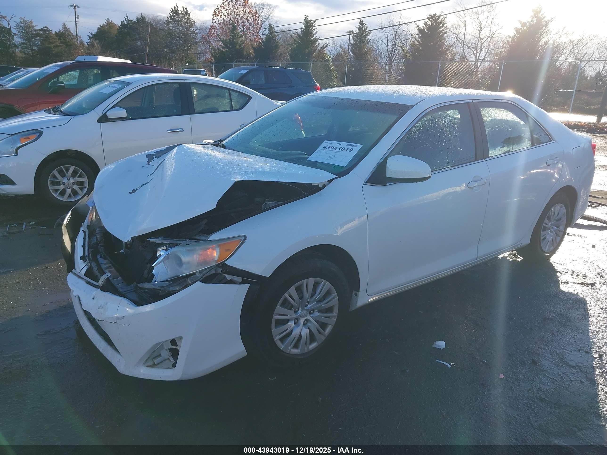 TOYOTA CAMRY image 2