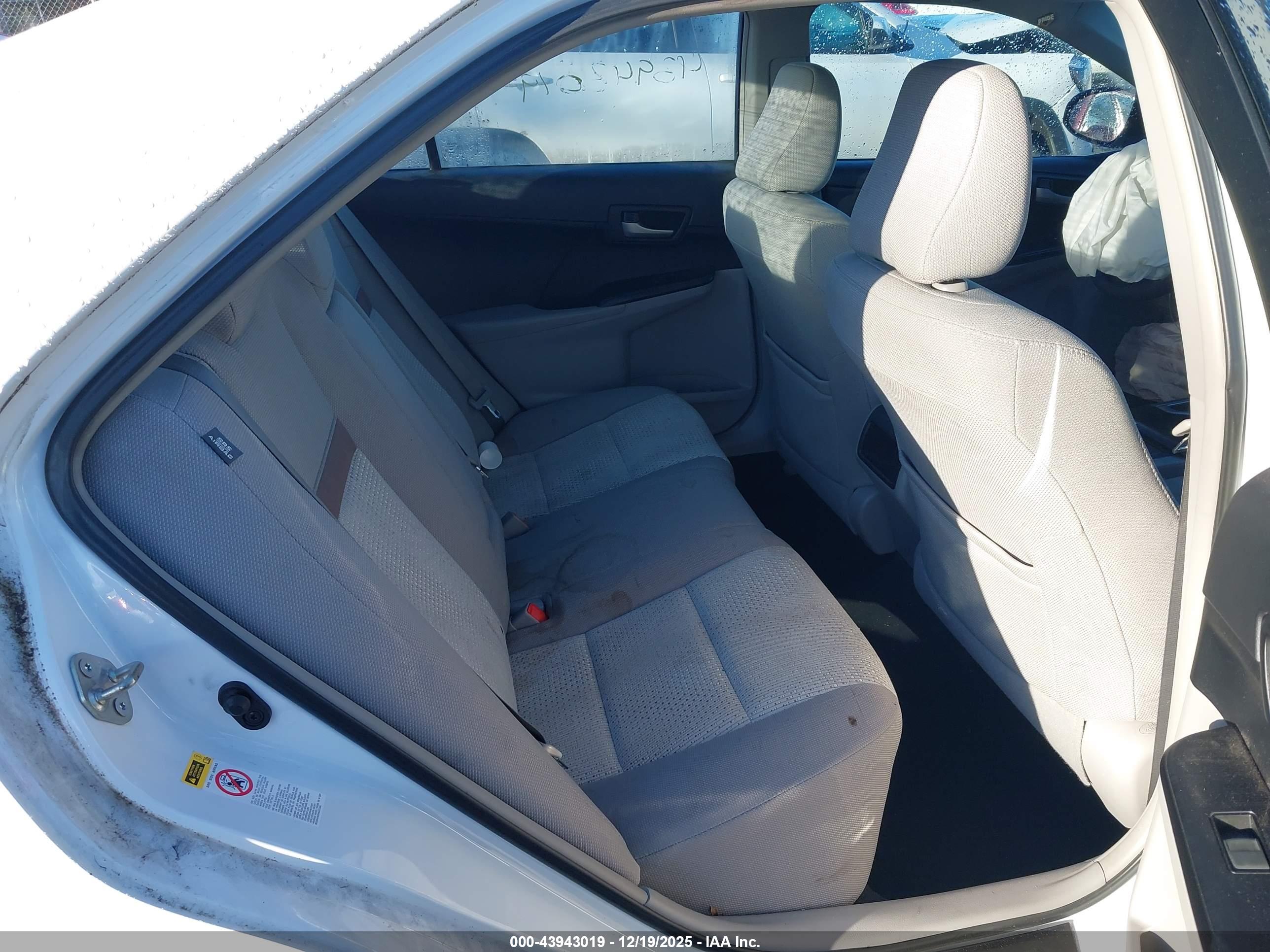 TOYOTA CAMRY image 8