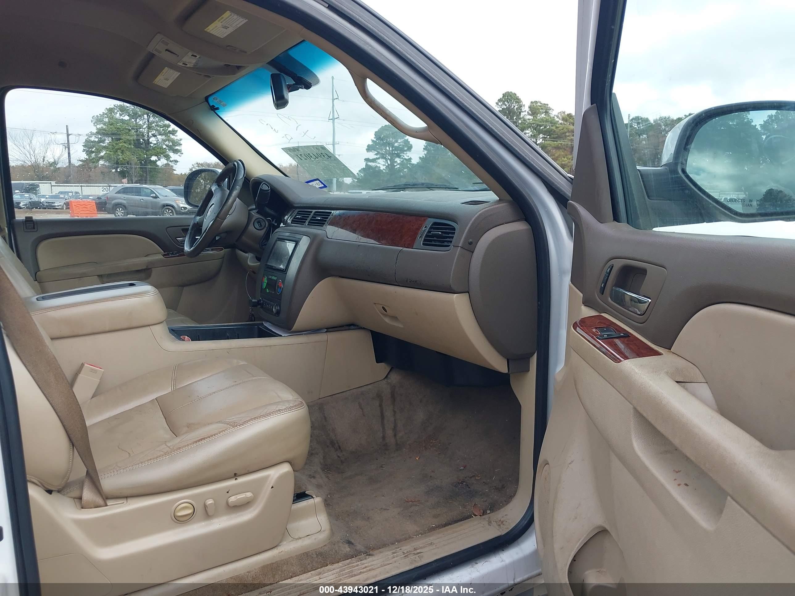 GMC YUKON image 5