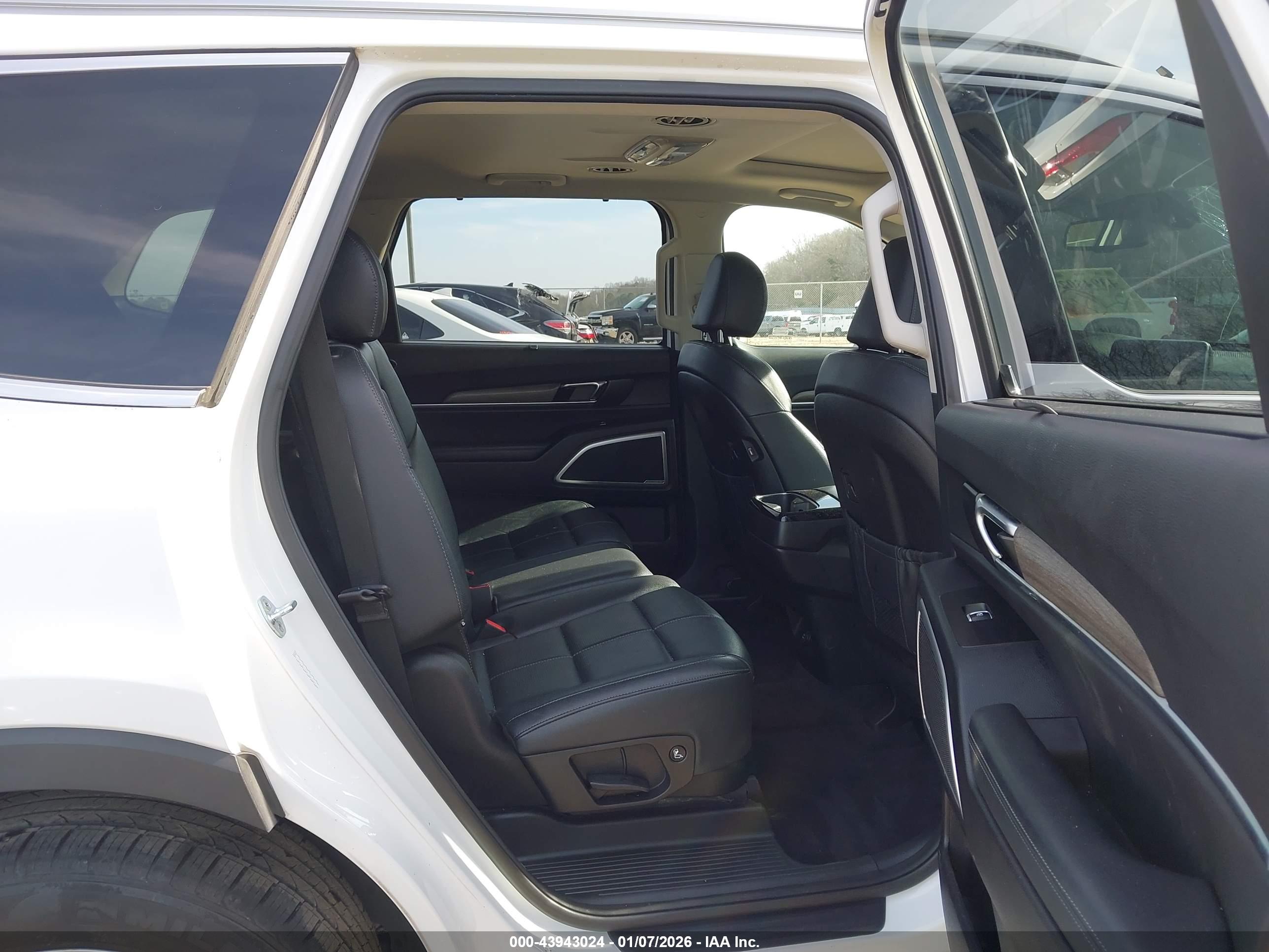 KIA TELLURIDE image 8