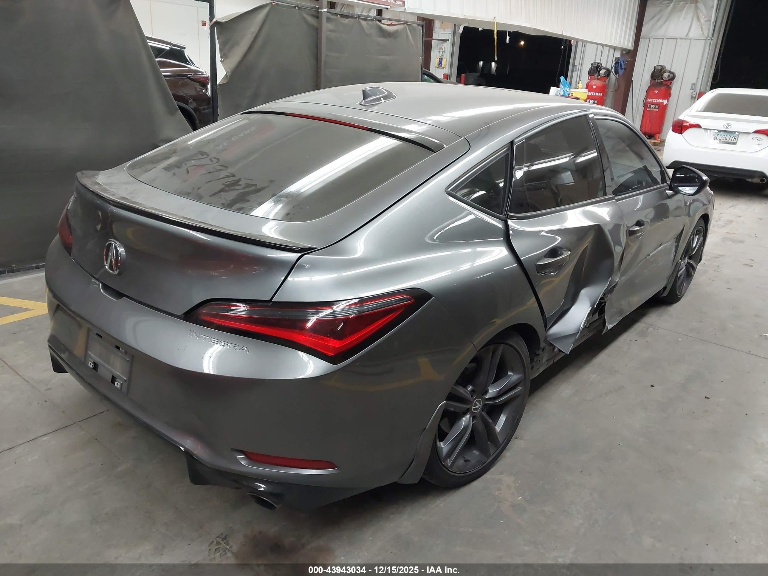 ACURA INTEGRA image 4