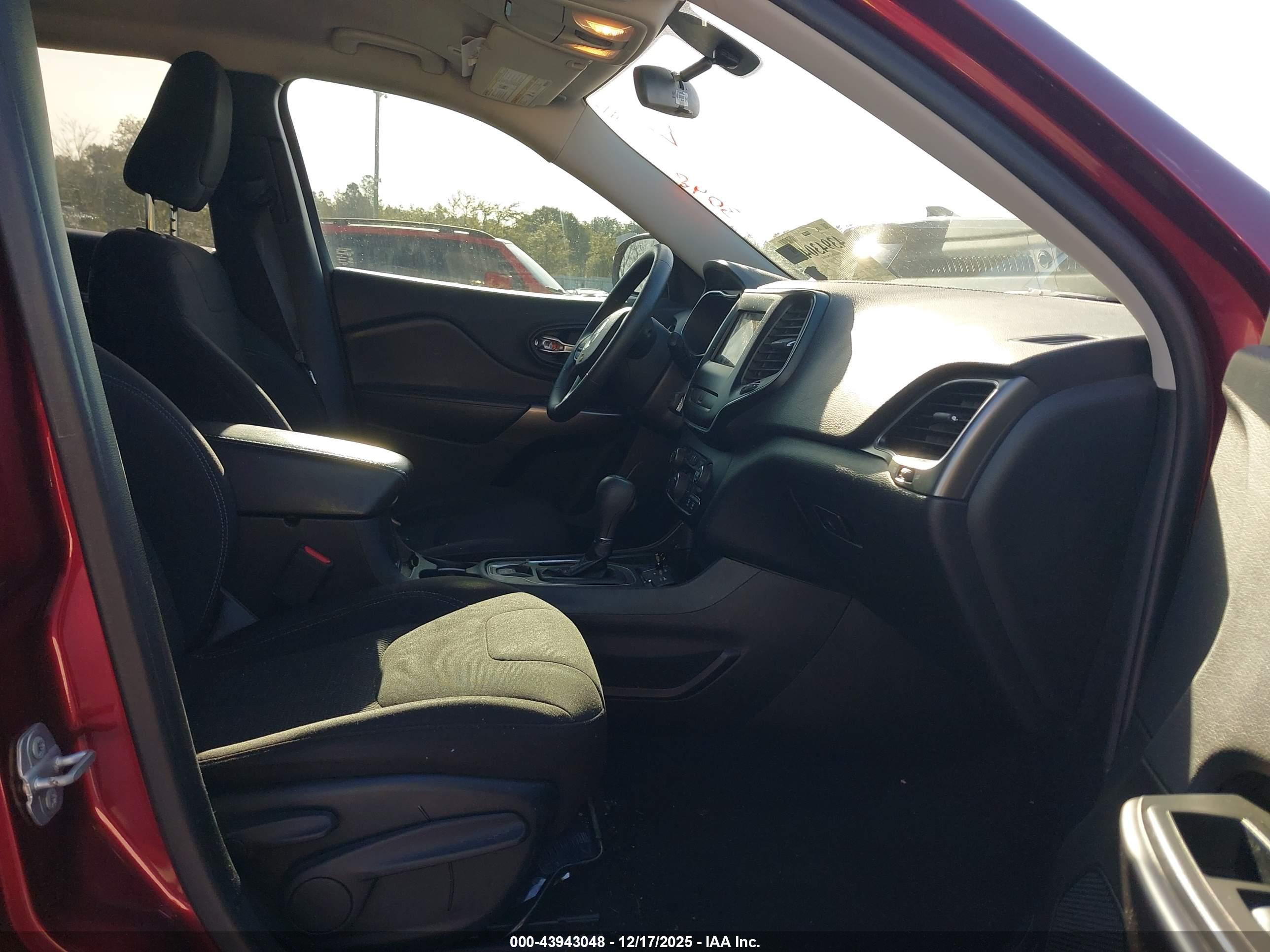 JEEP CHEROKEE image 5
