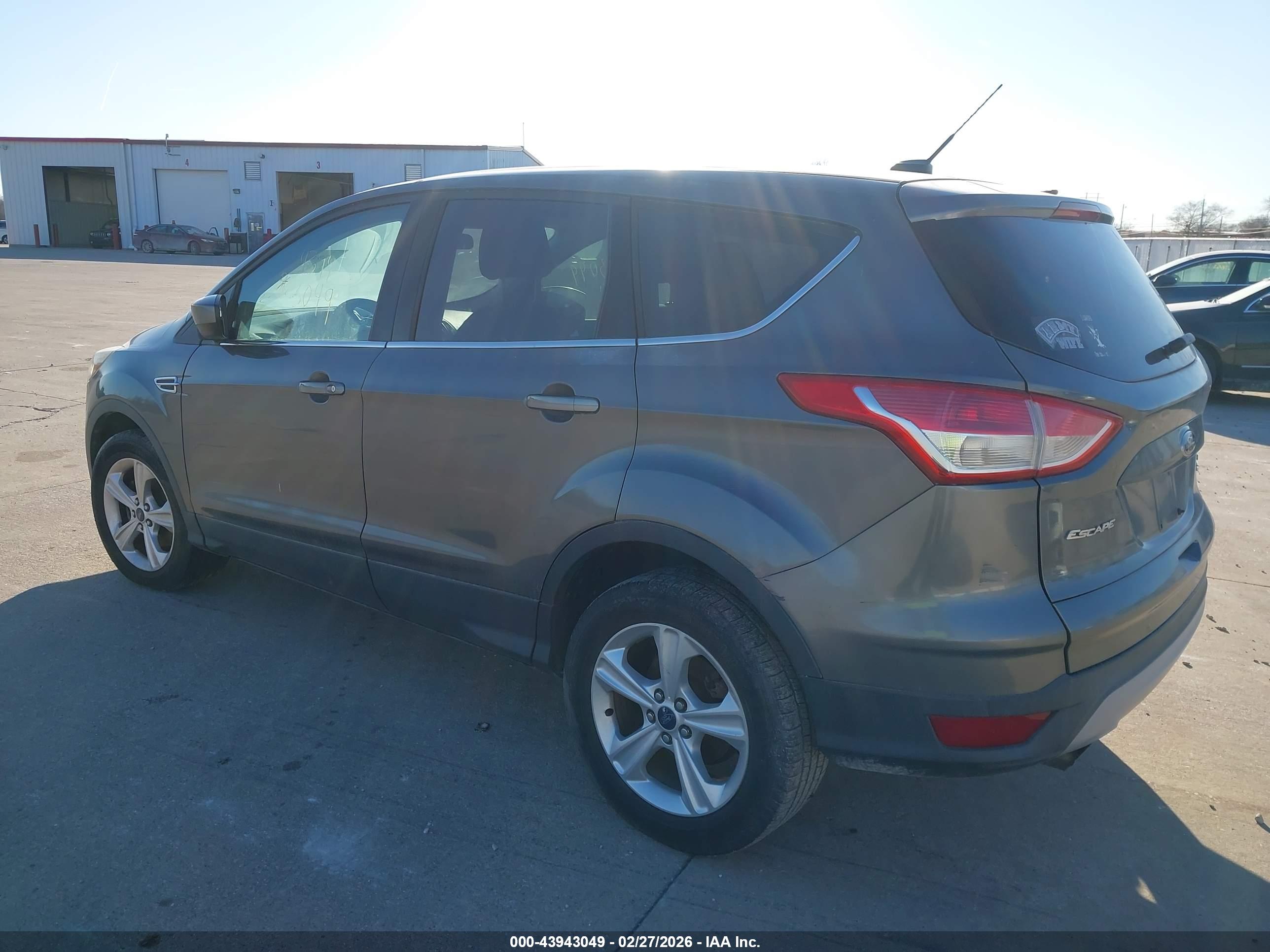 FORD ESCAPE image 3
