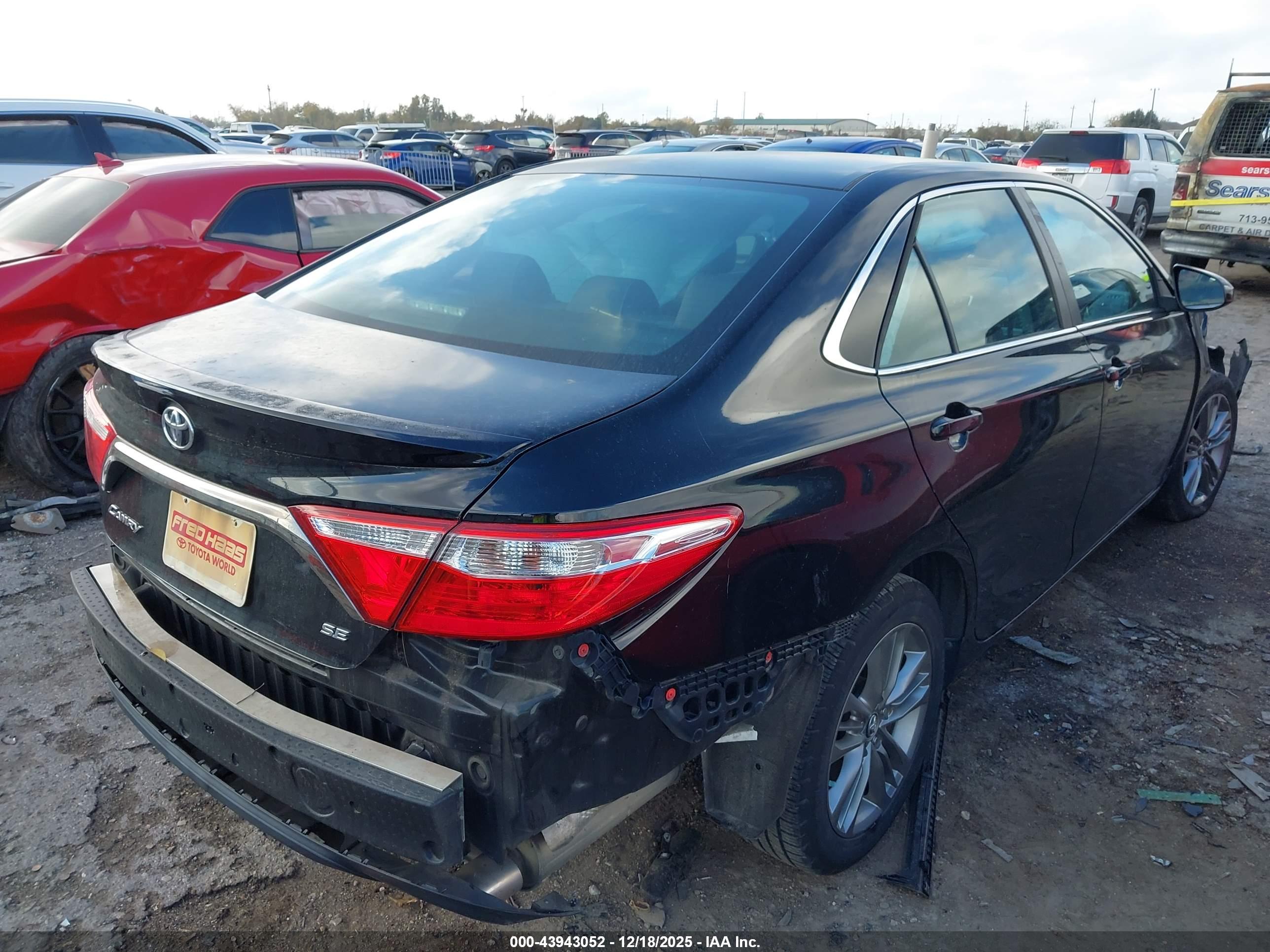TOYOTA CAMRY image 4