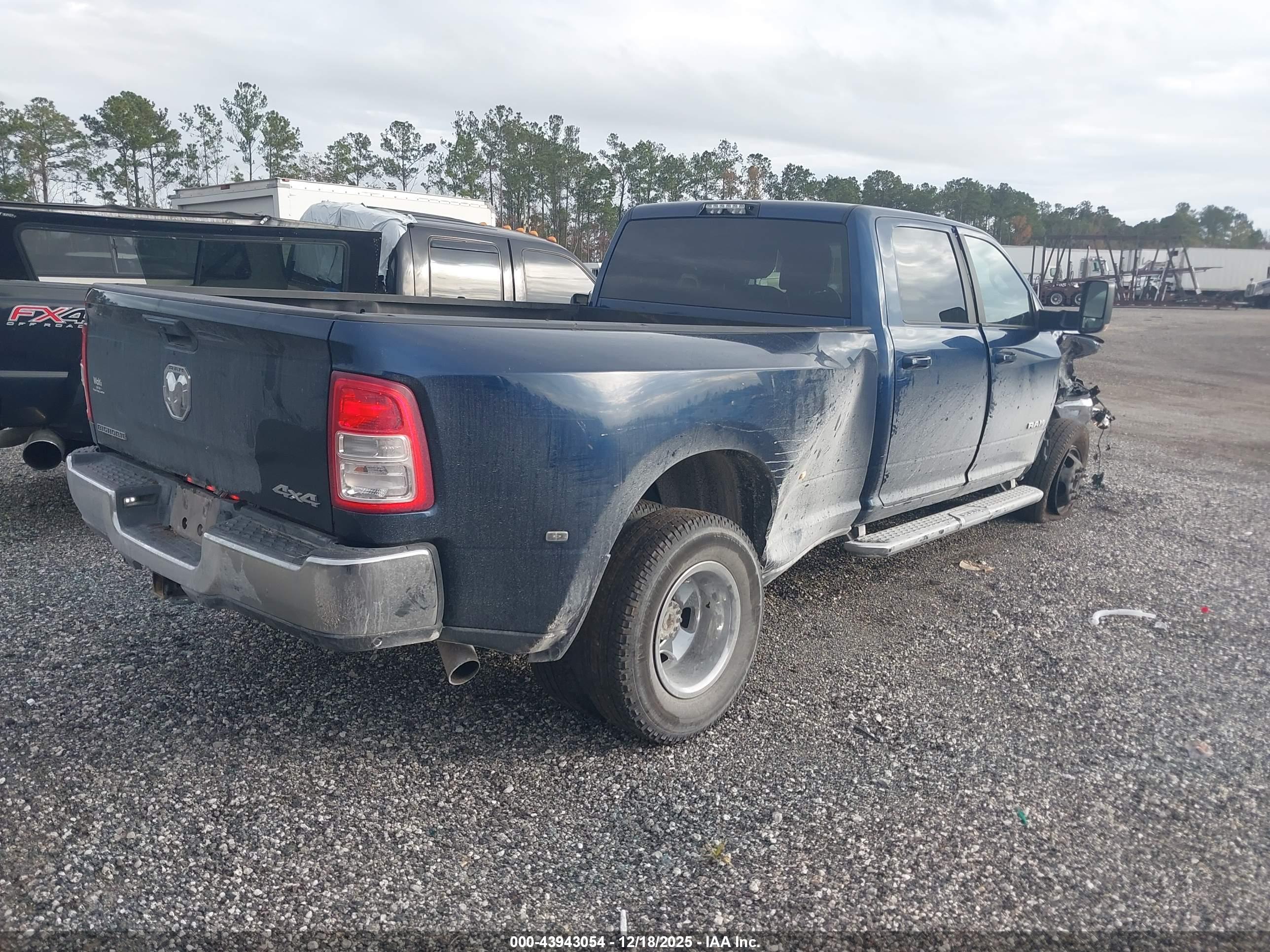 RAM 3500 image 4