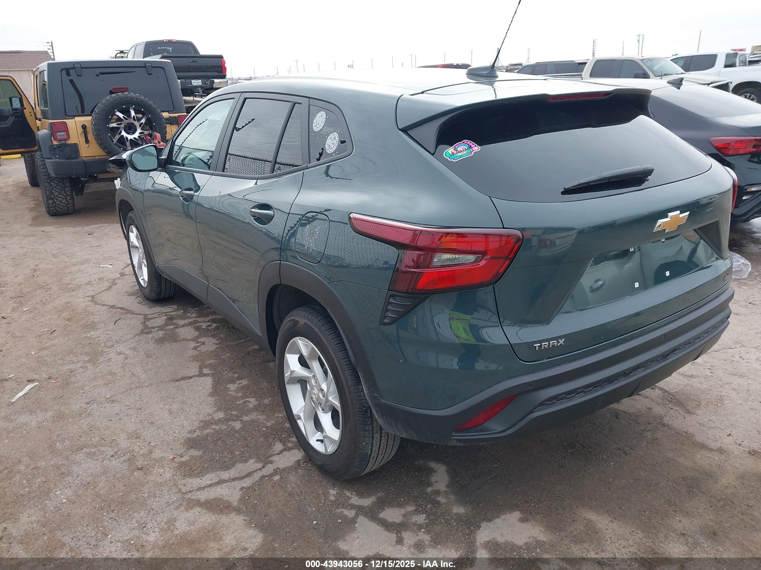 CHEVROLET TRAX image 3