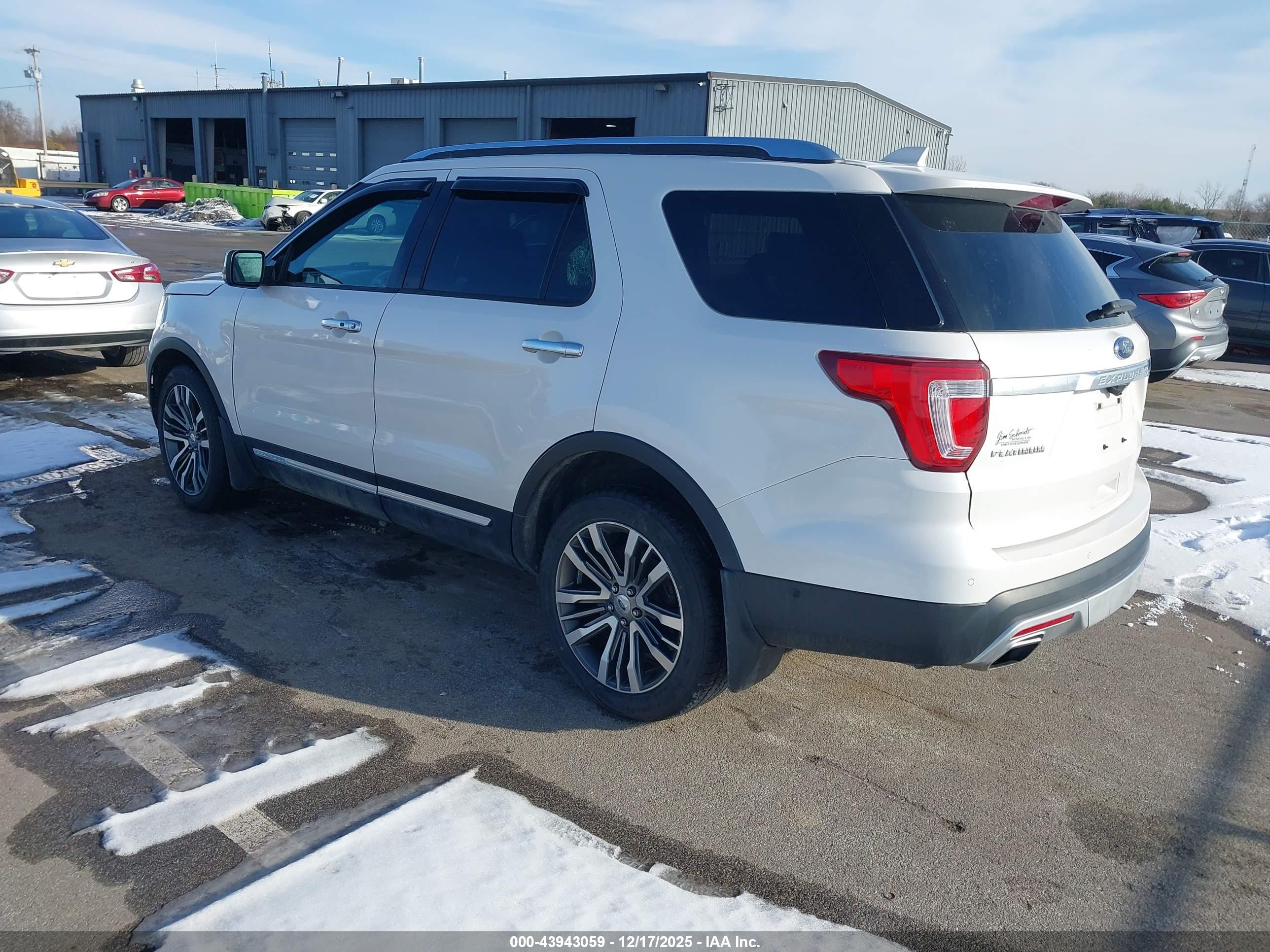 FORD EXPLORER image 3
