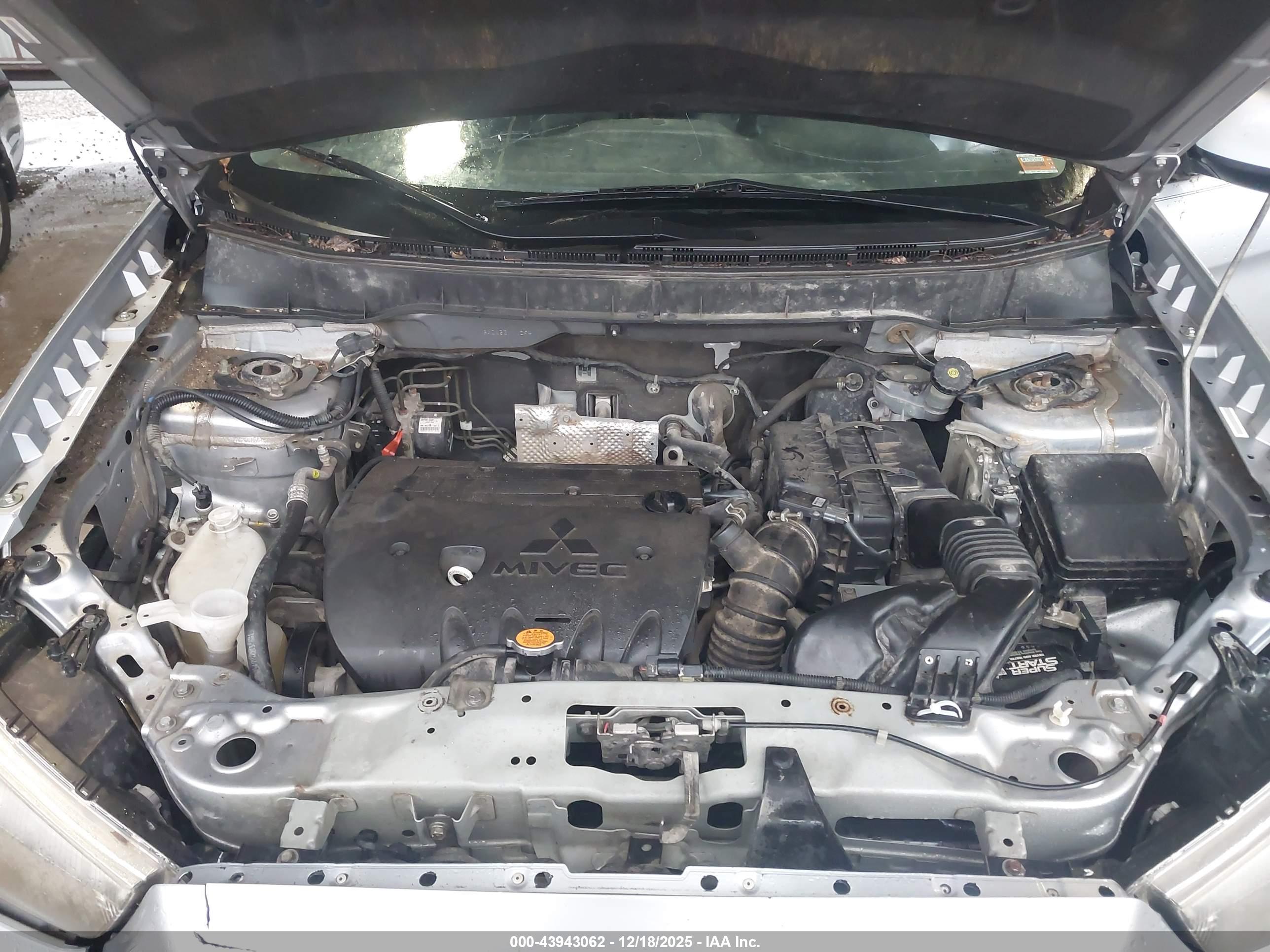 MITSUBISHI OUTLANDER image 10