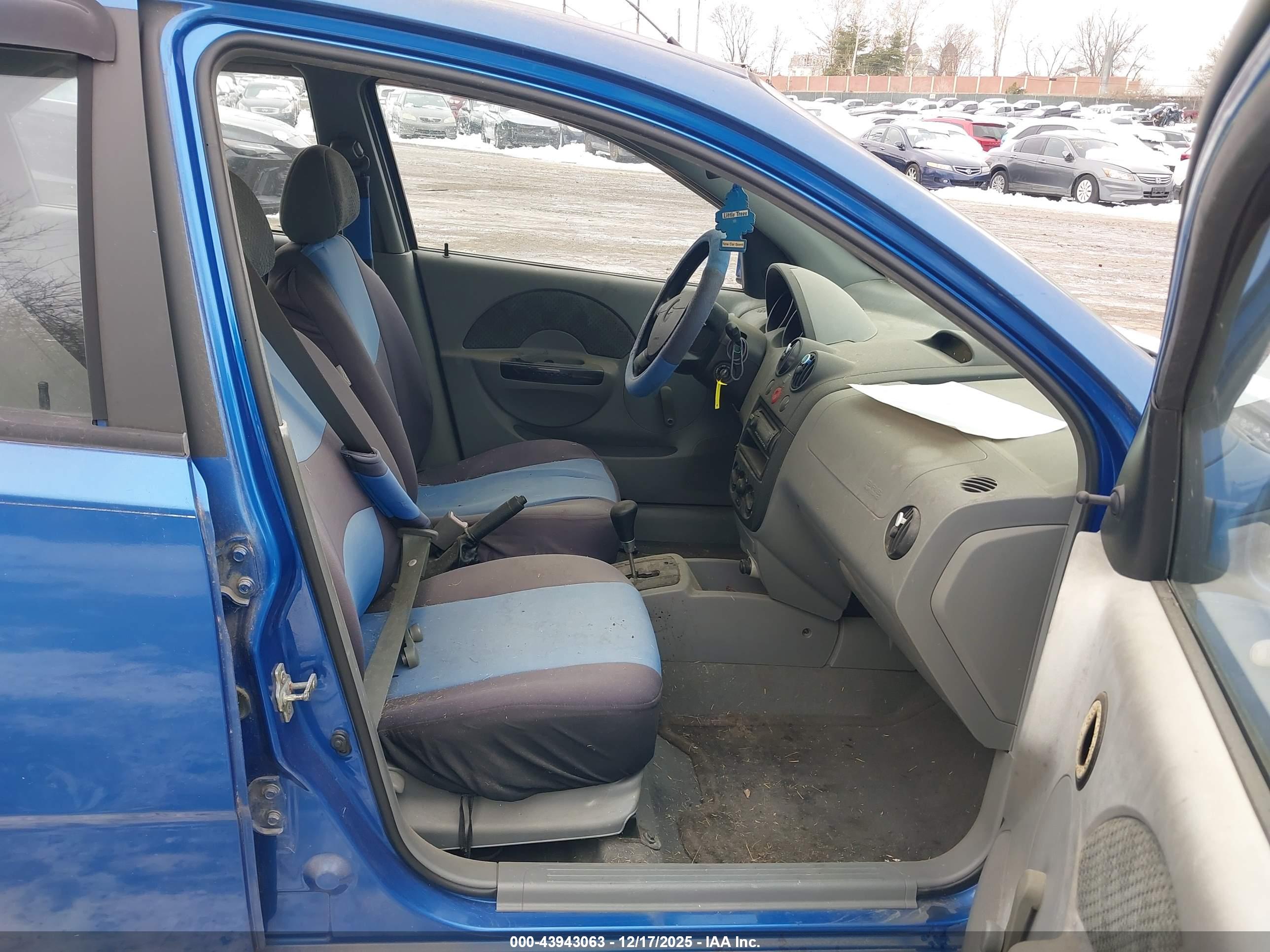 CHEVROLET AVEO image 5