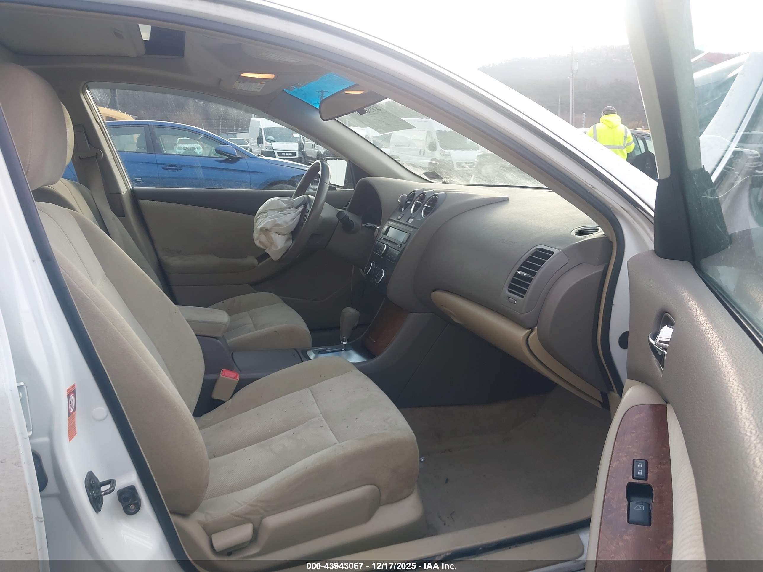 NISSAN ALTIMA image 5