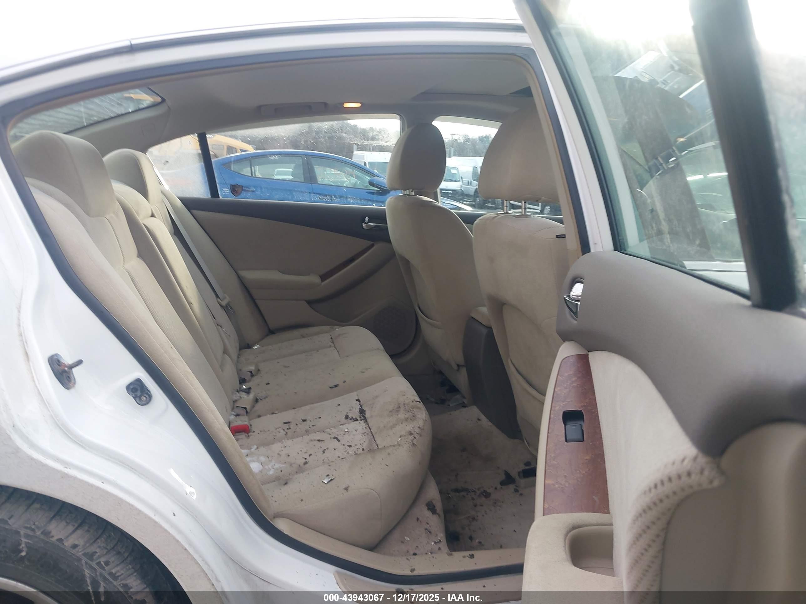 NISSAN ALTIMA image 8