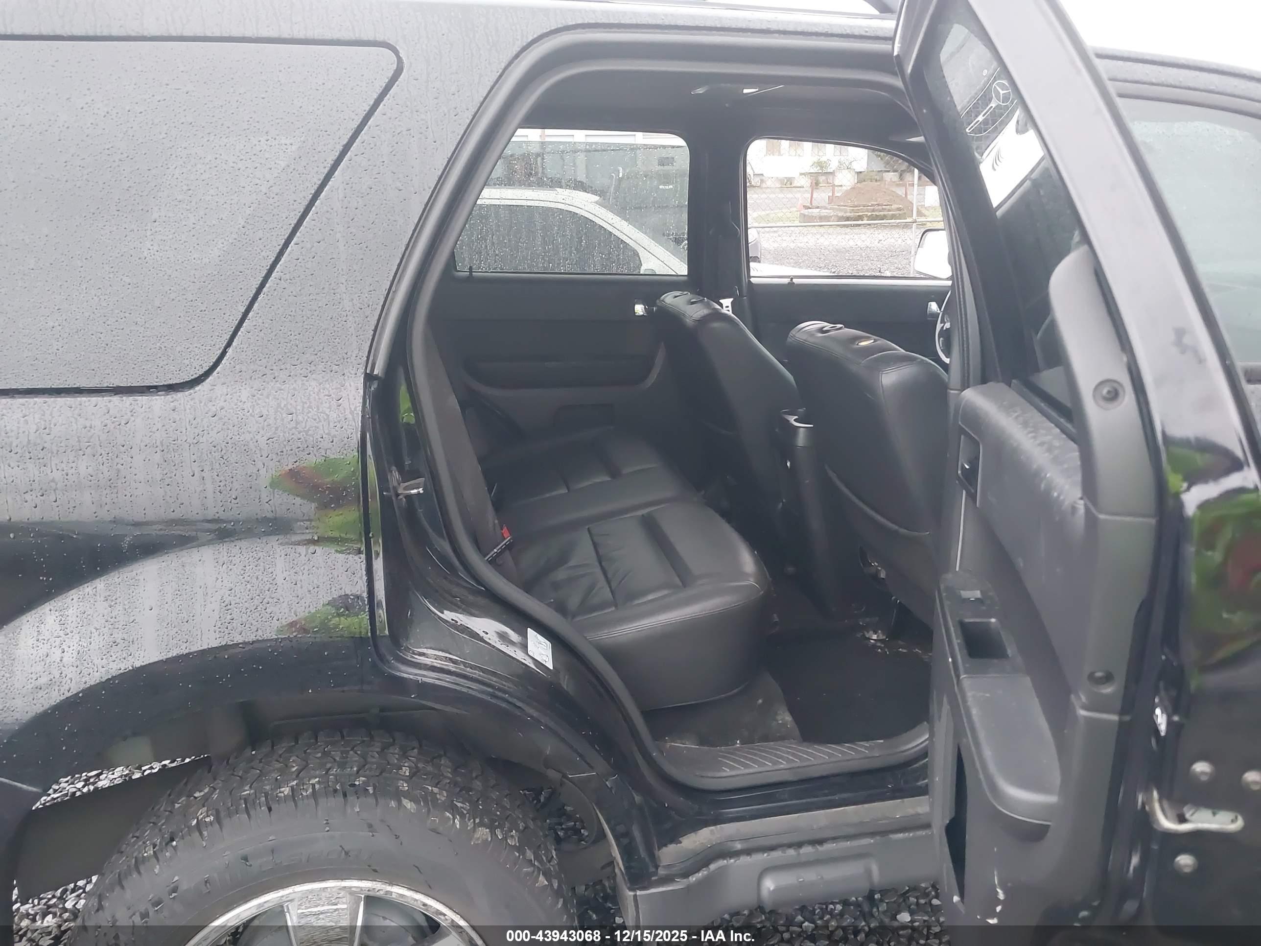 FORD ESCAPE image 8