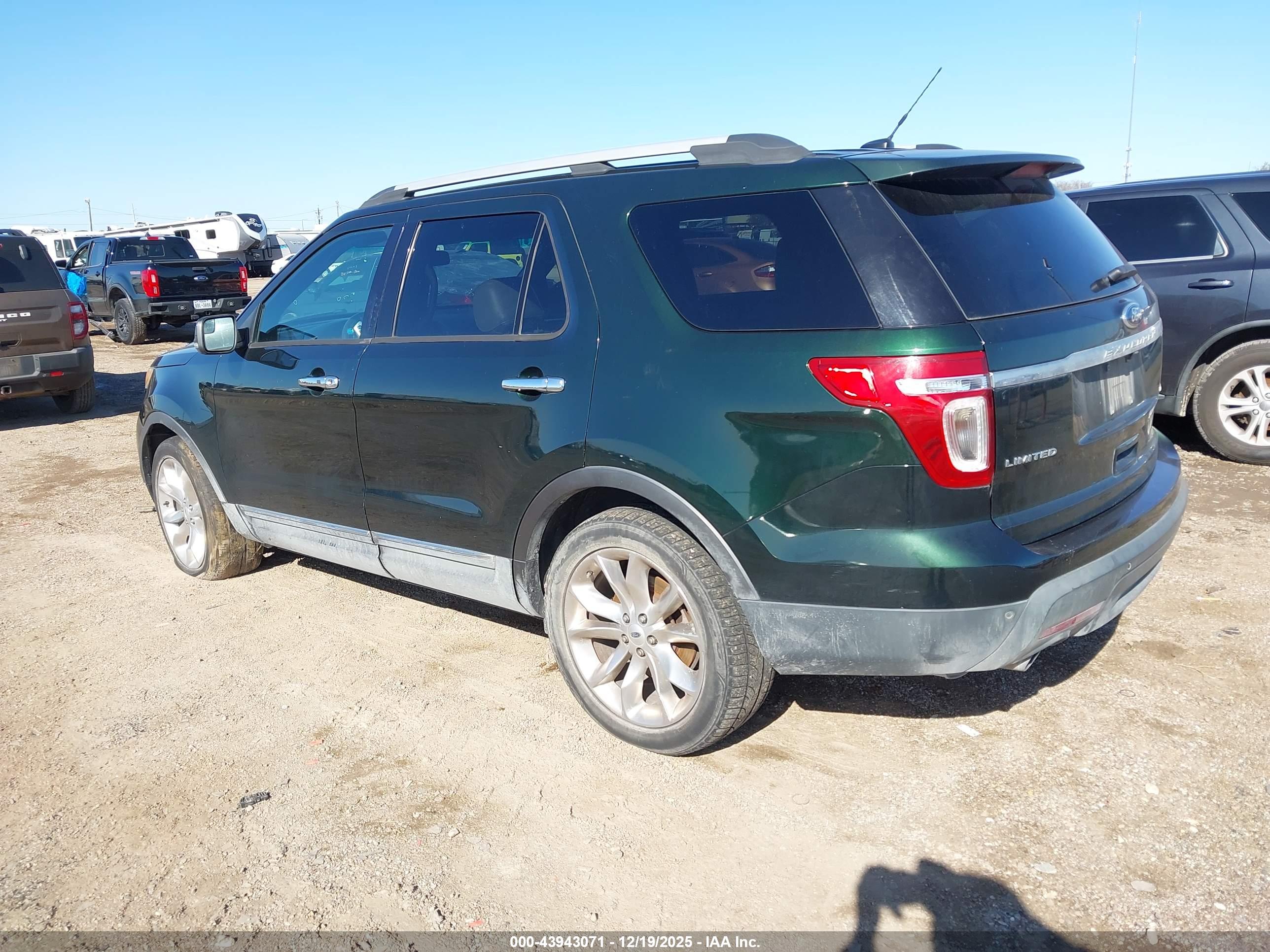 FORD EXPLORER image 3