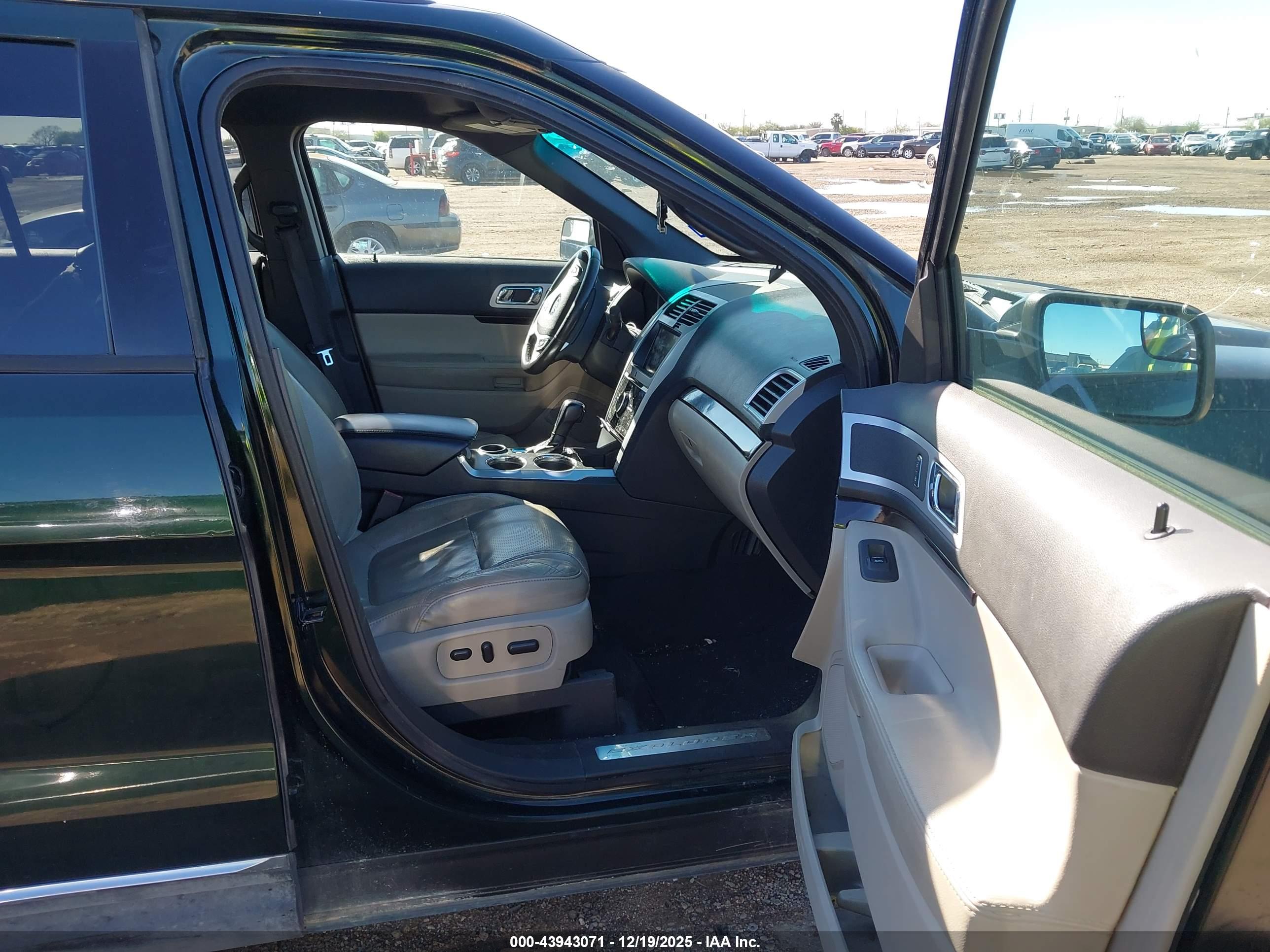 FORD EXPLORER image 5