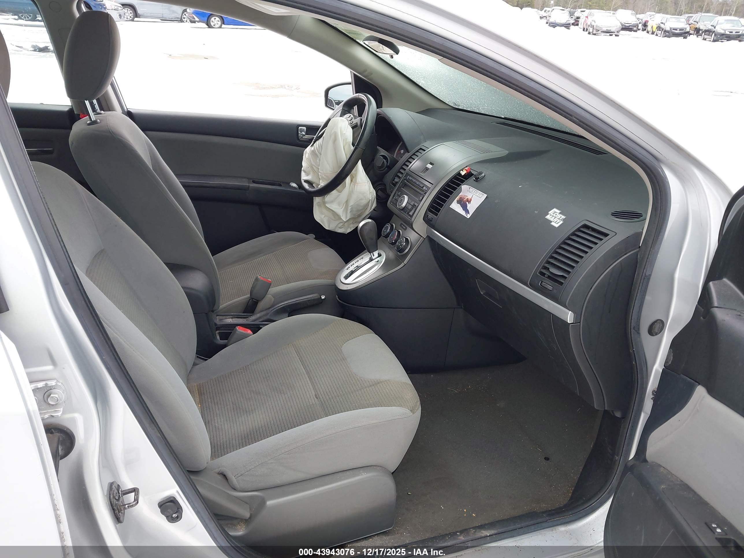 NISSAN SENTRA image 5