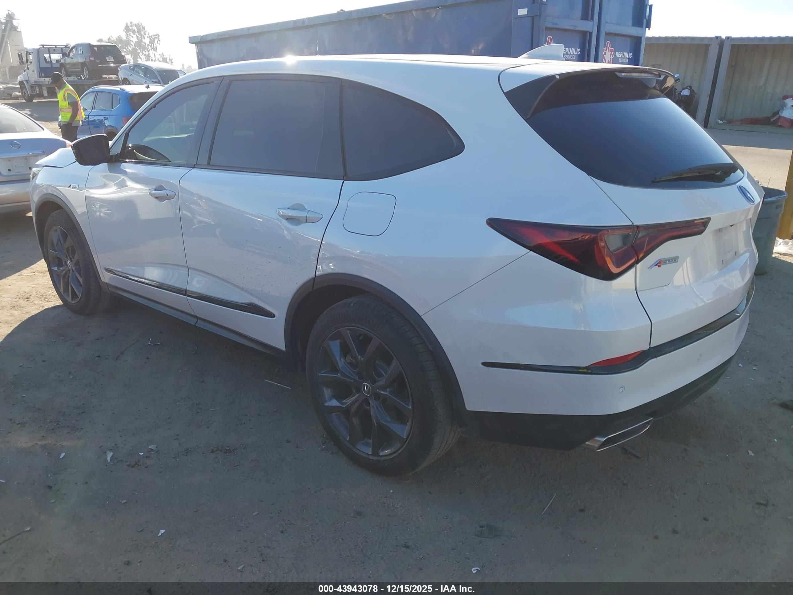 ACURA MDX image 3