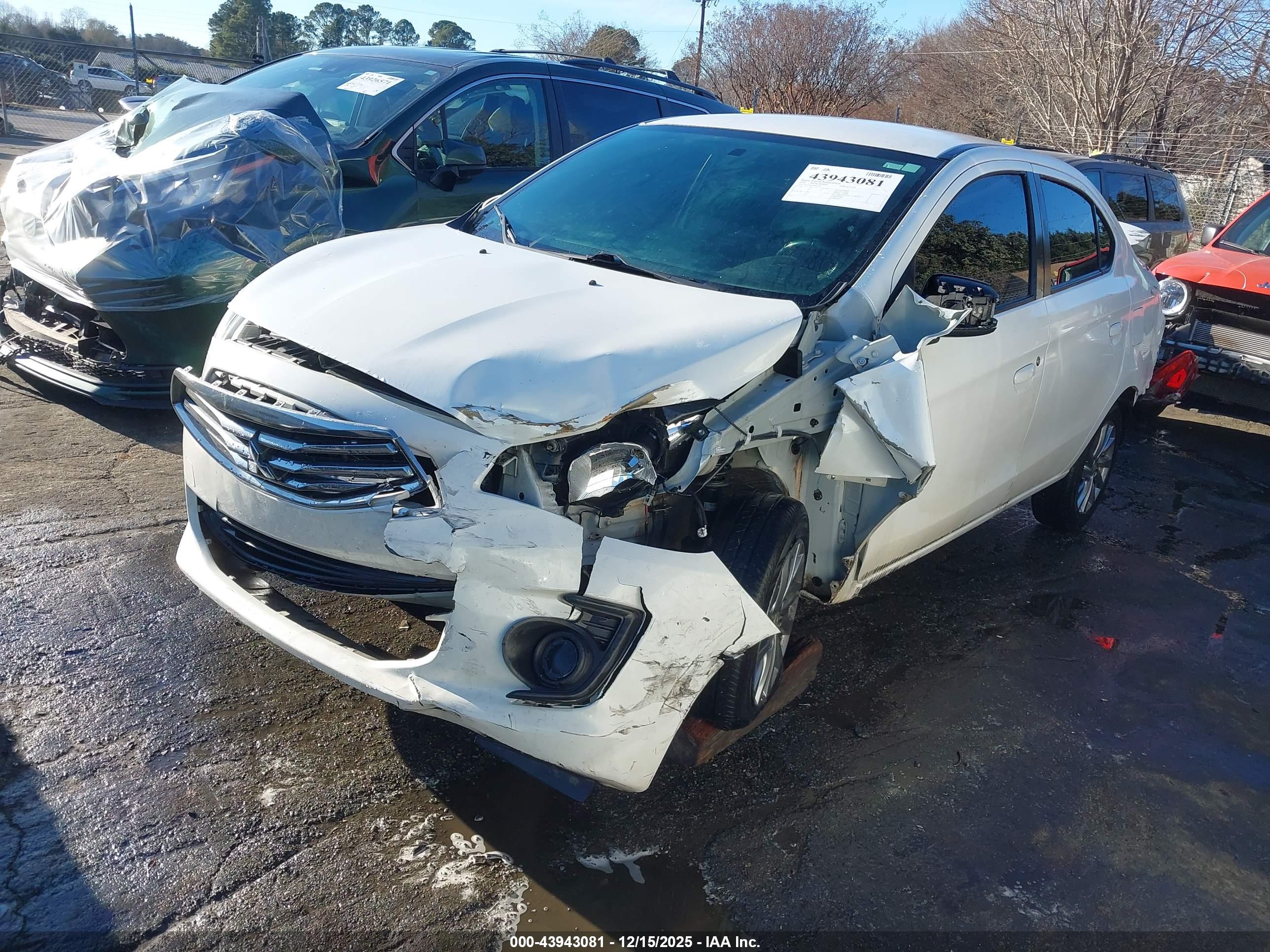 MITSUBISHI MIRAGE image 2