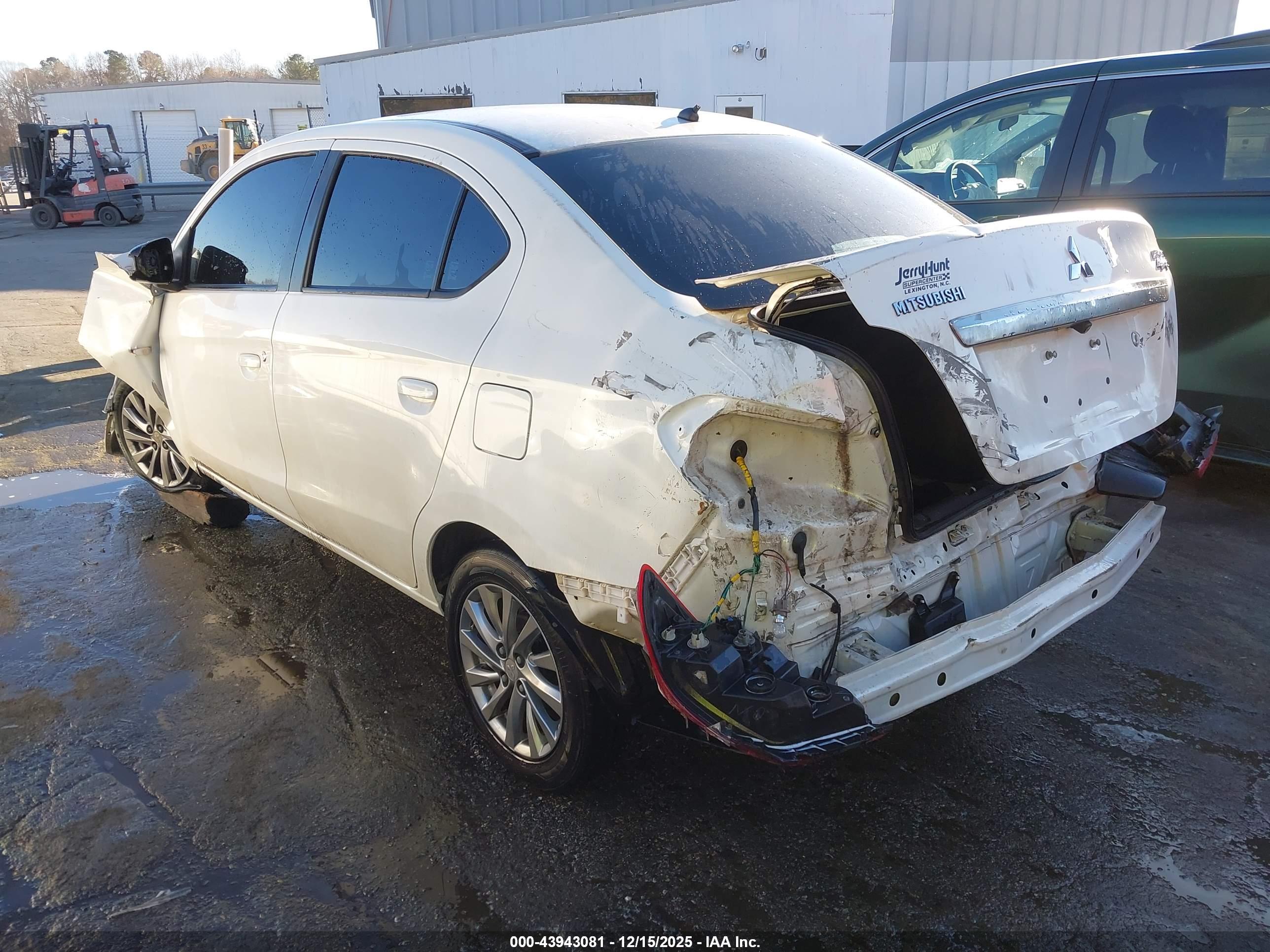MITSUBISHI MIRAGE image 3
