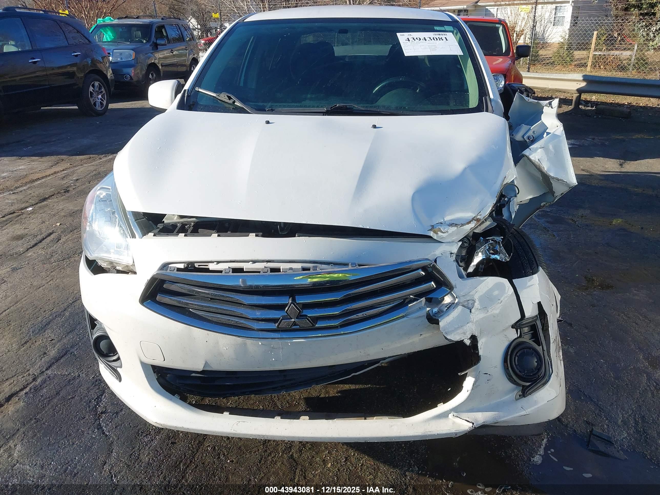 MITSUBISHI MIRAGE image 6