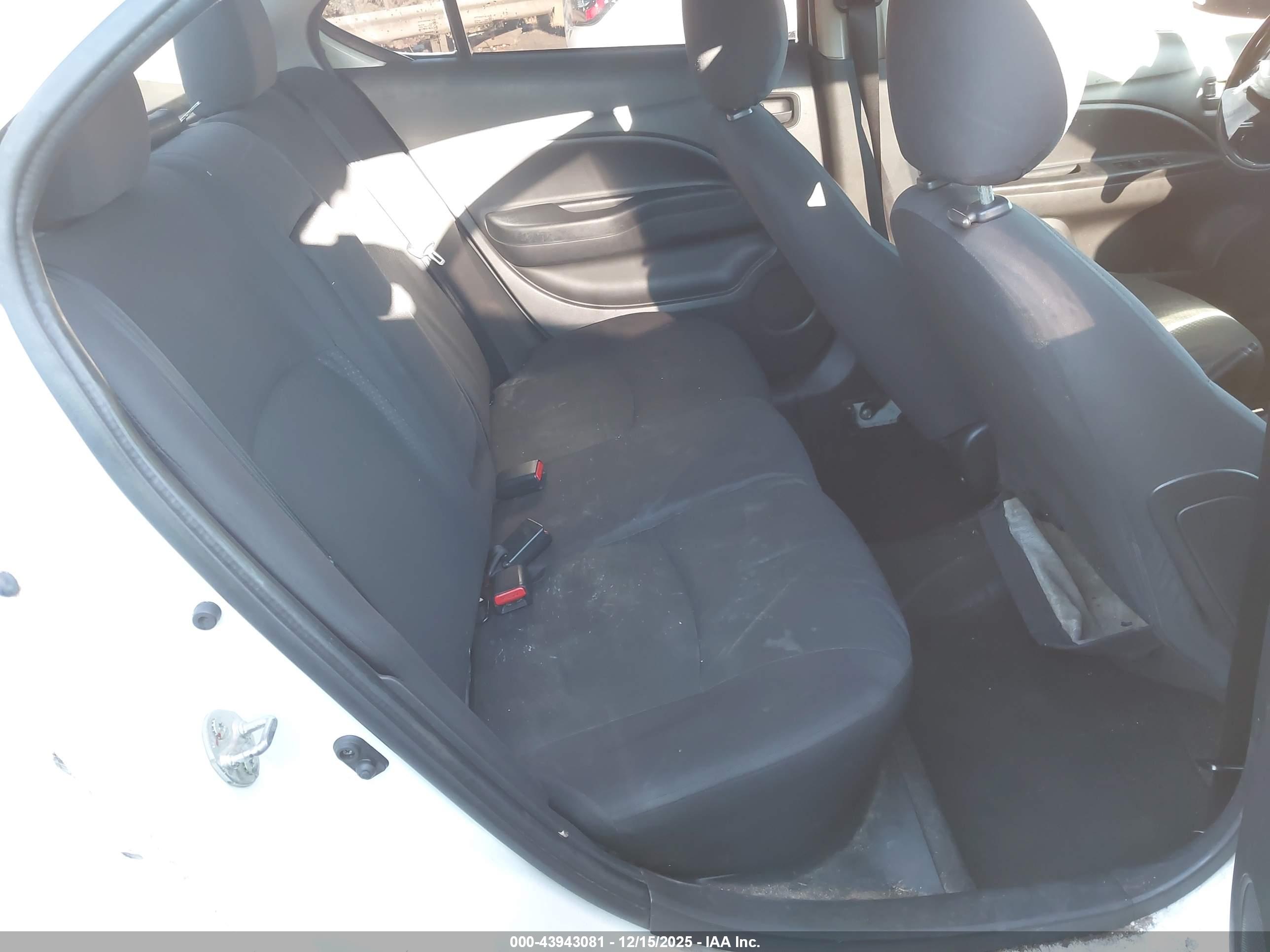 MITSUBISHI MIRAGE image 8
