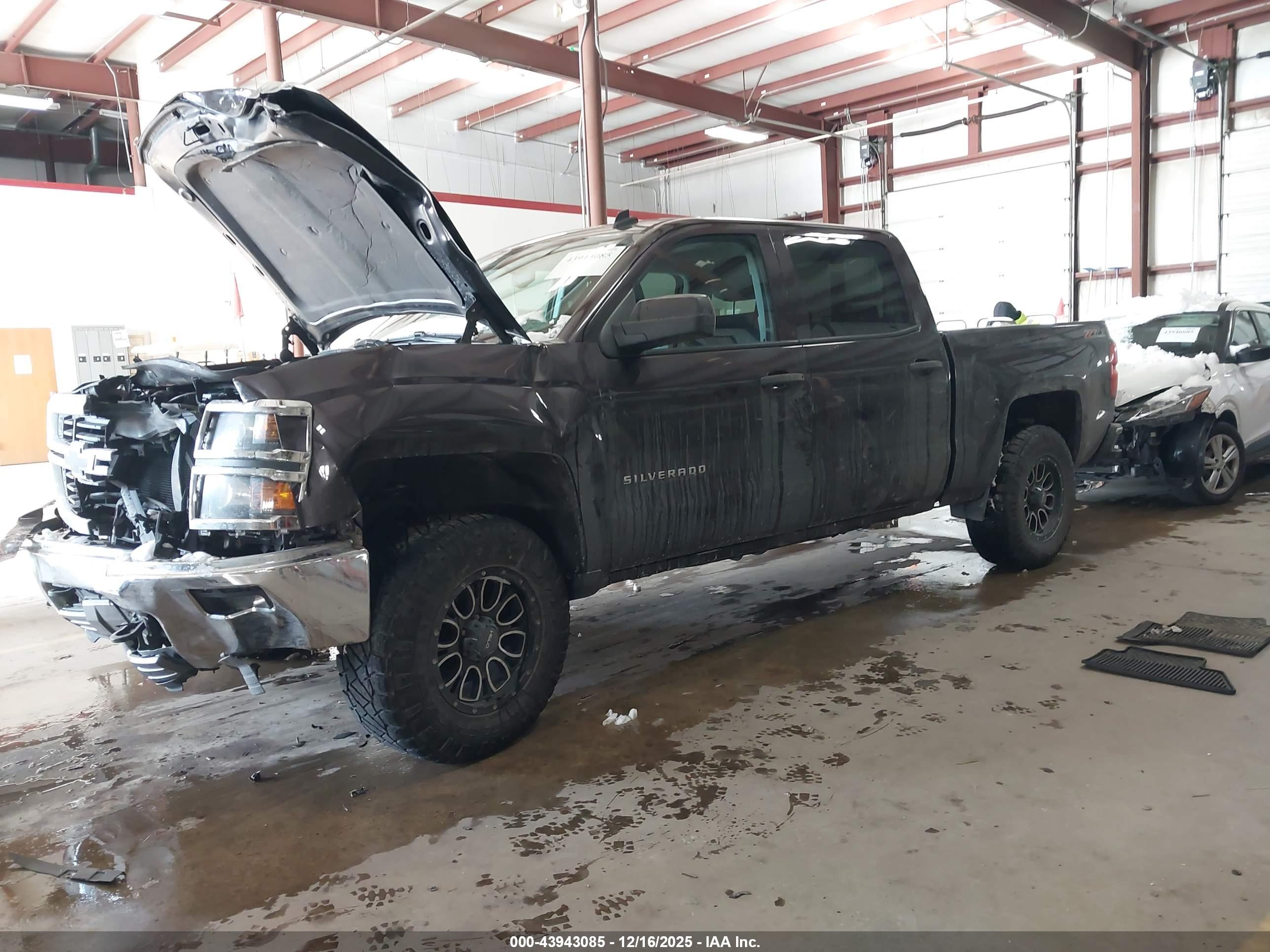 CHEVROLET SILVERADO image 2