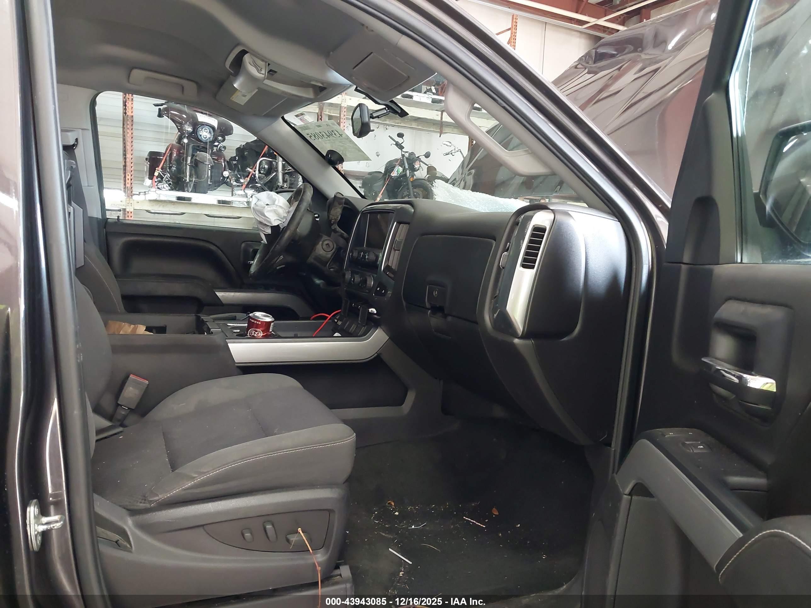 CHEVROLET SILVERADO image 5
