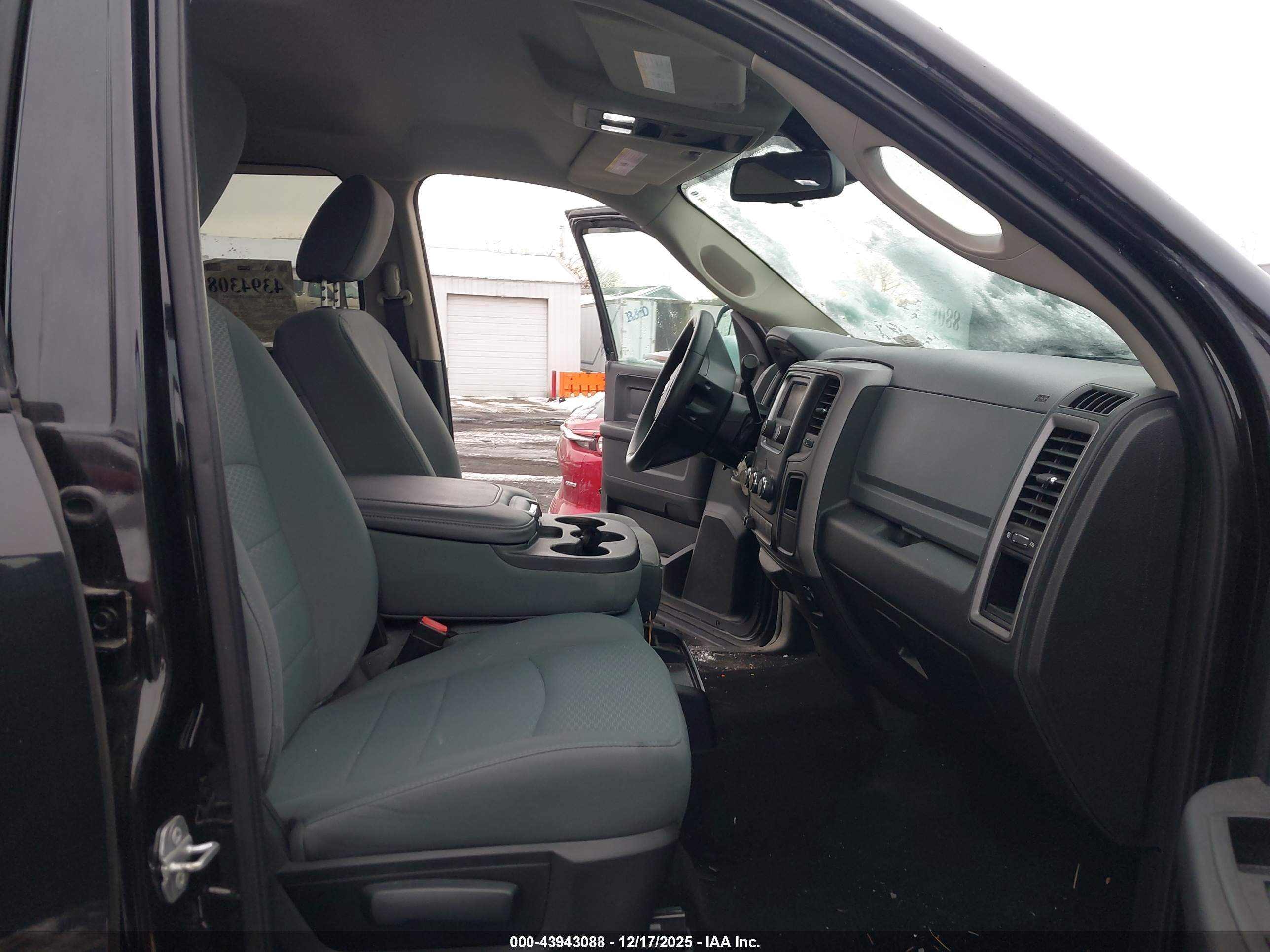 RAM 2500 image 5