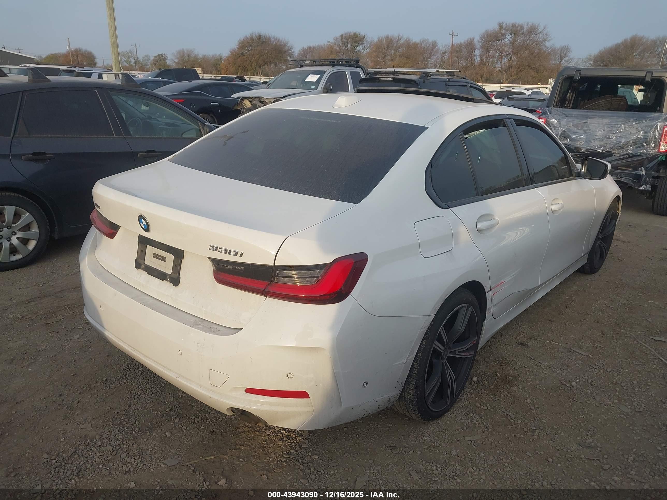 BMW 330I image 4