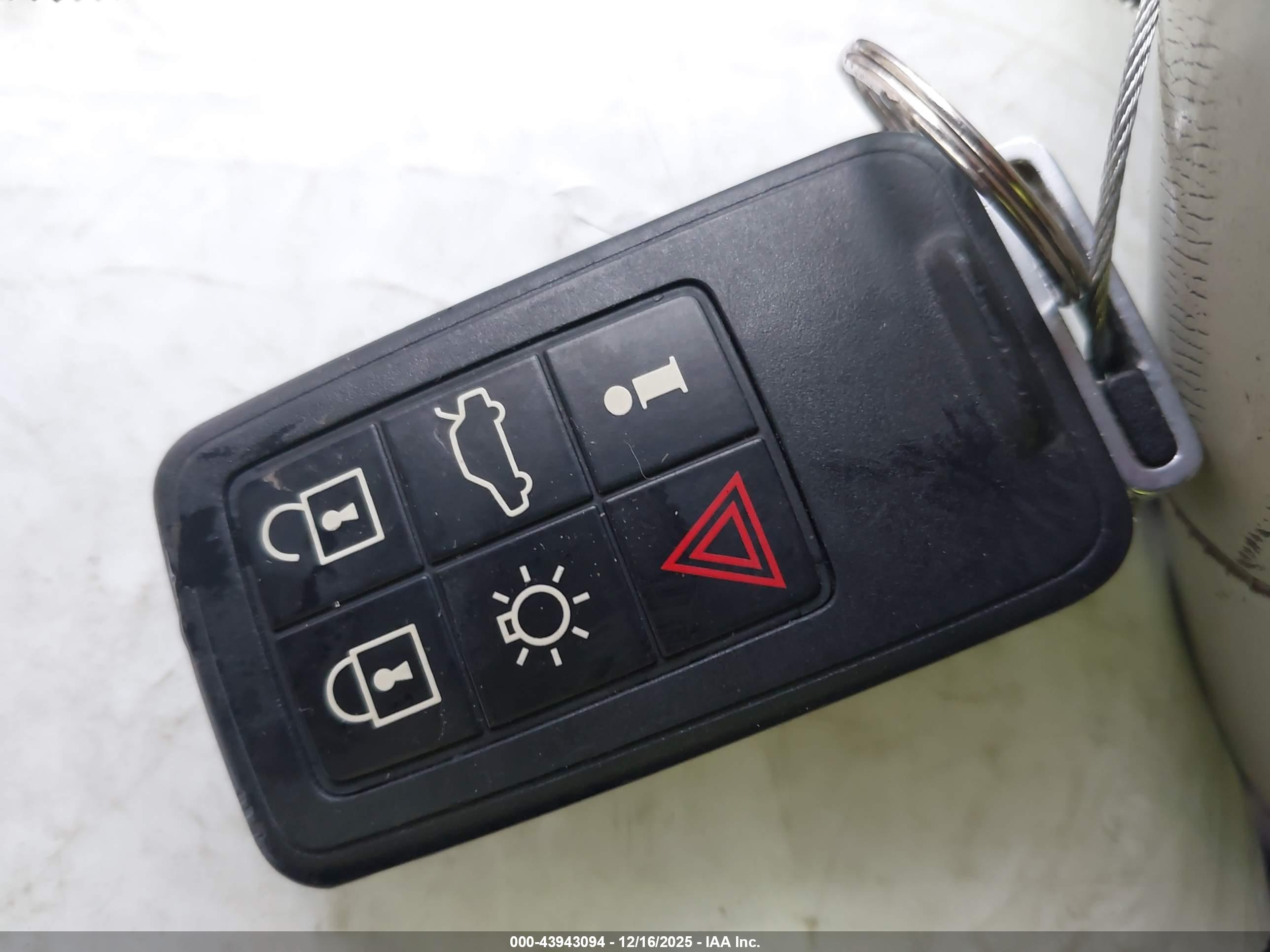 VOLVO S80 image 11