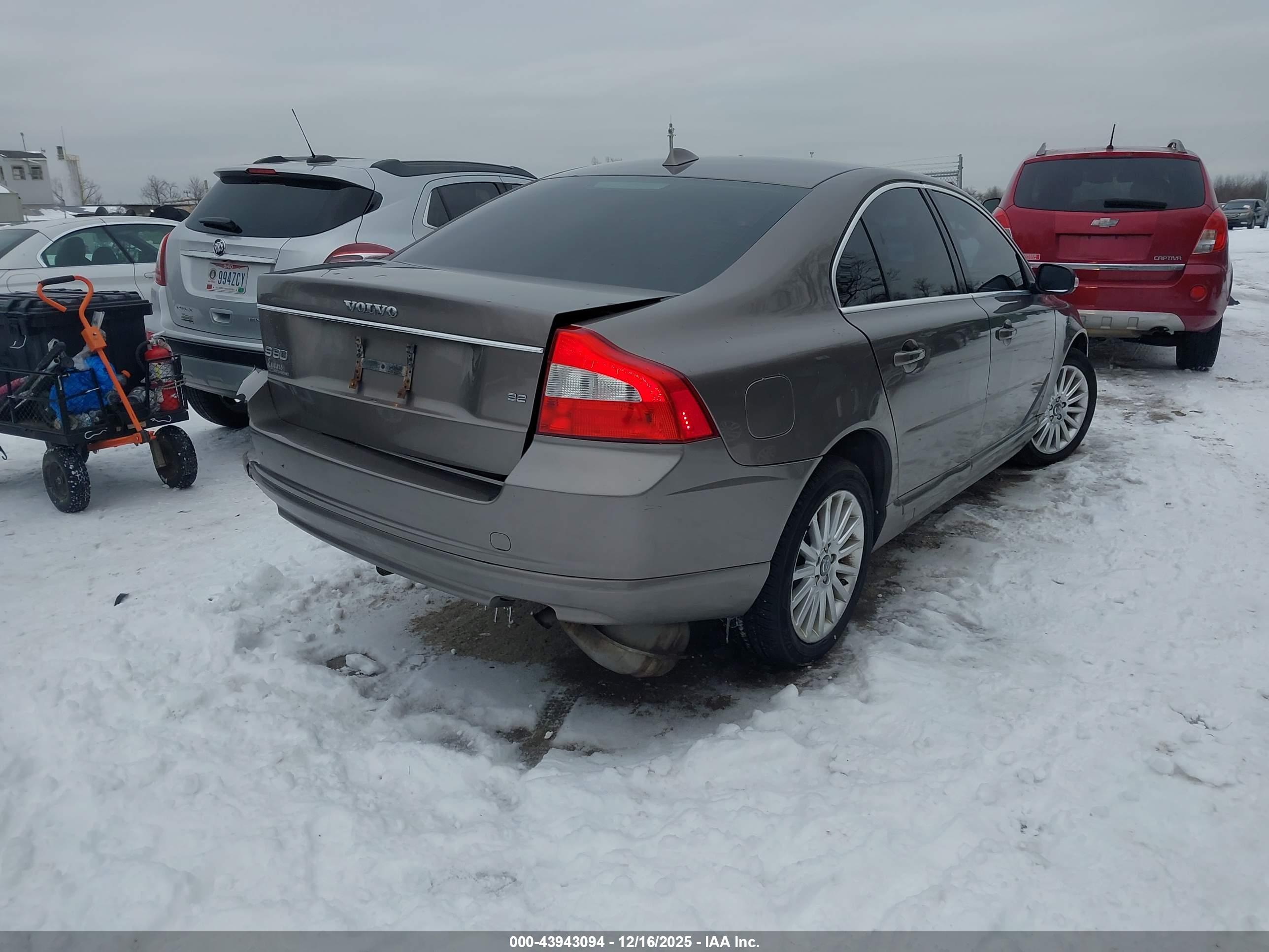 VOLVO S80 image 4