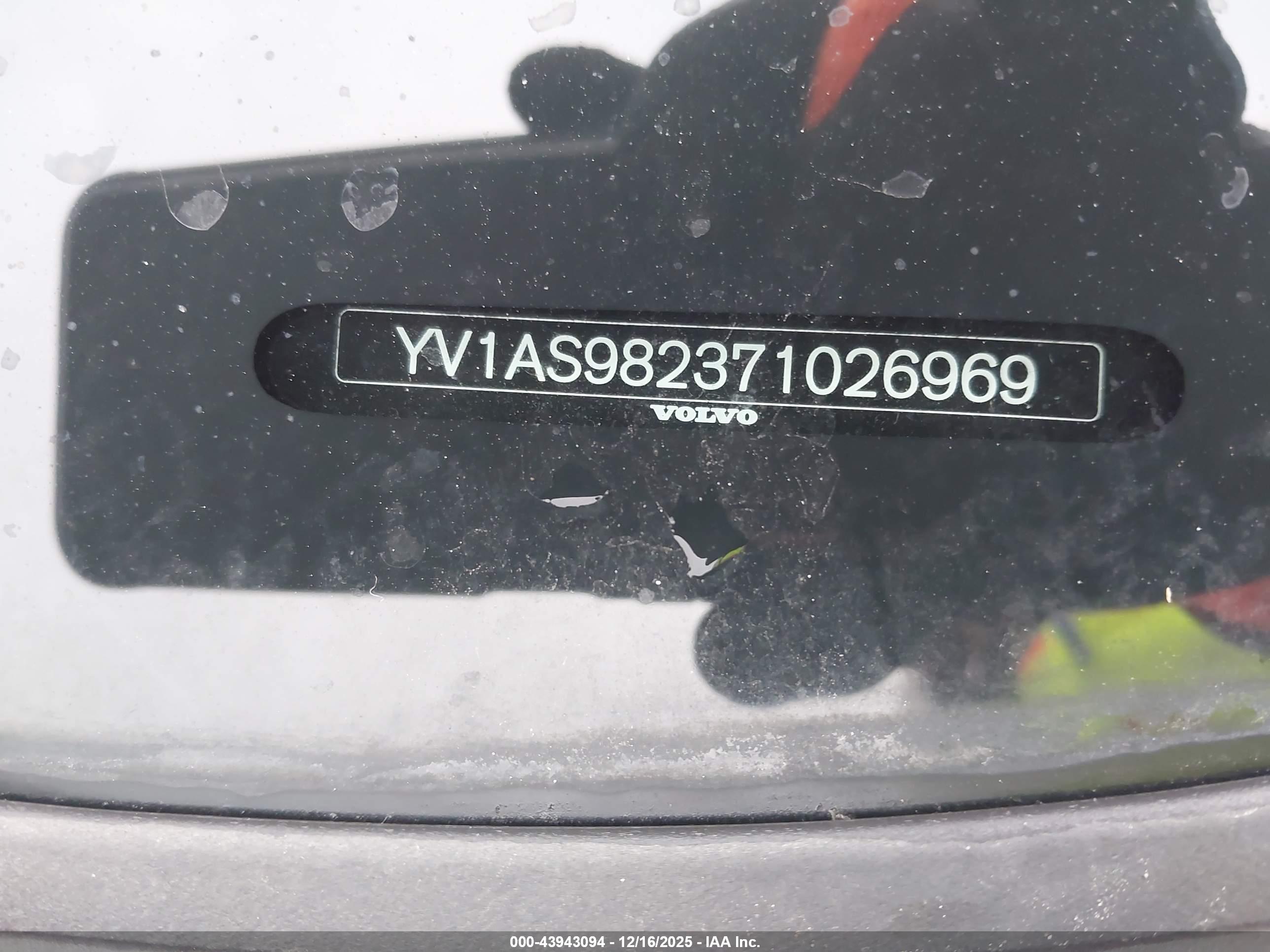 VOLVO S80 image 9