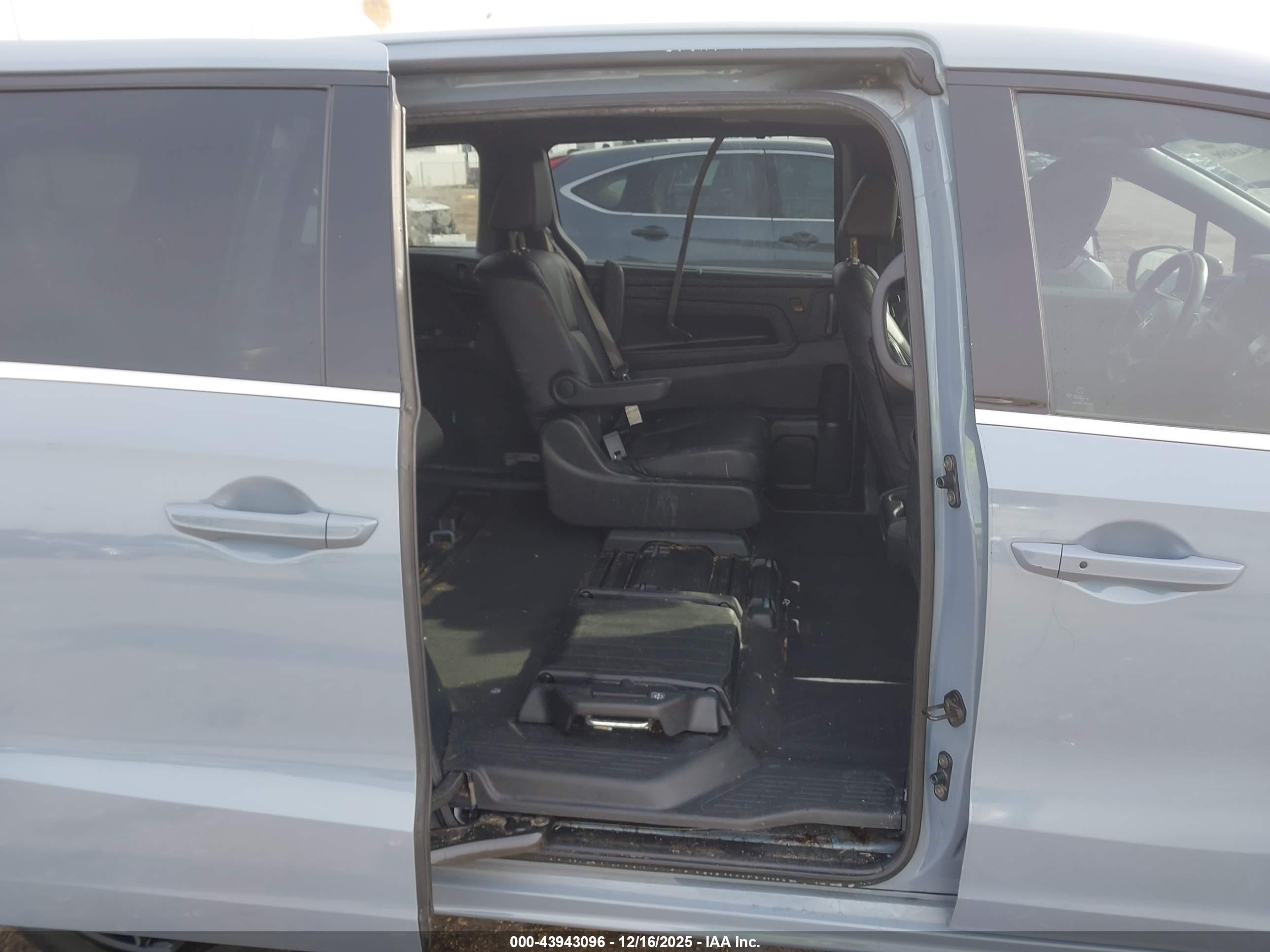 HONDA ODYSSEY image 8