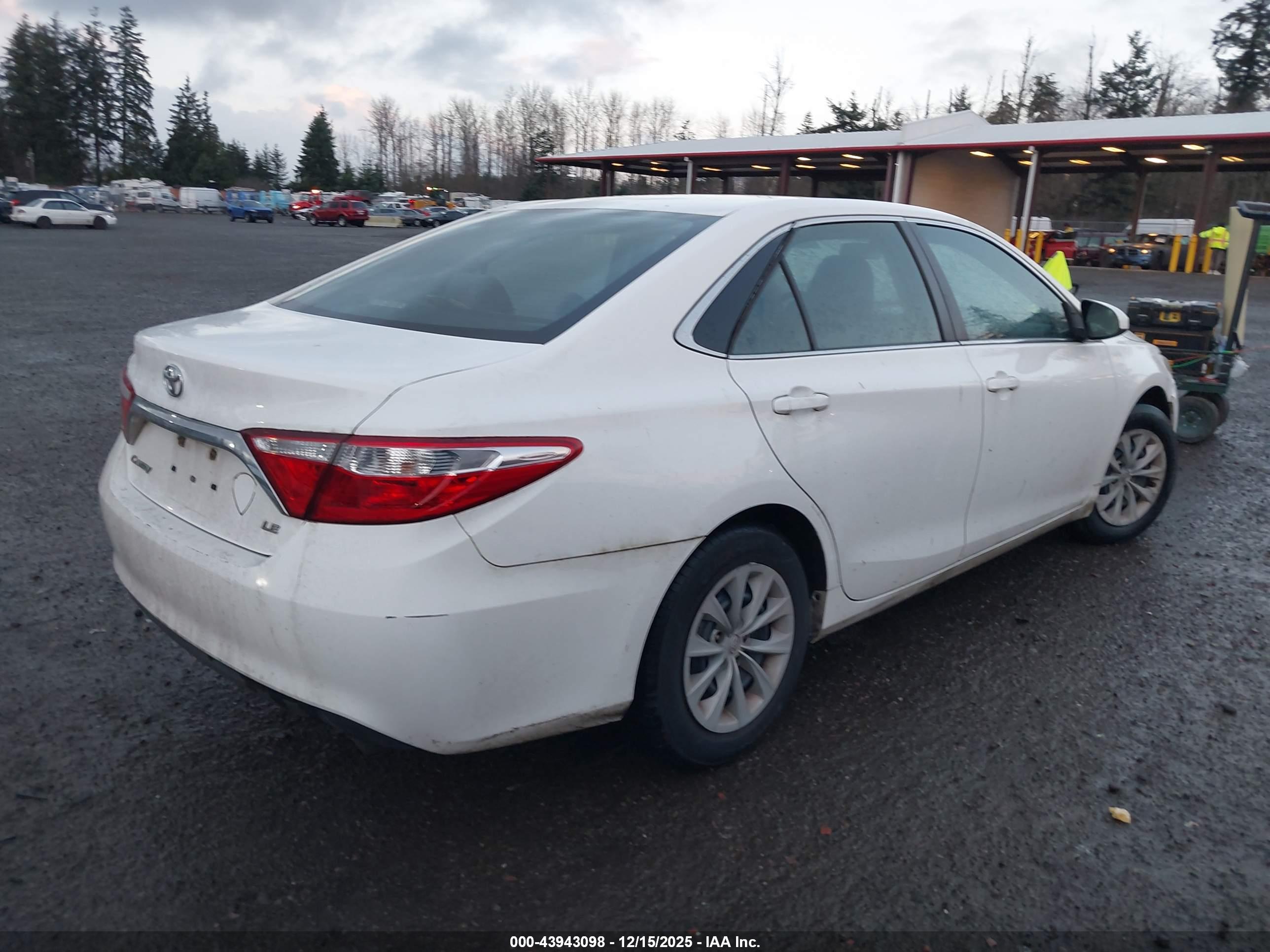 TOYOTA CAMRY image 4