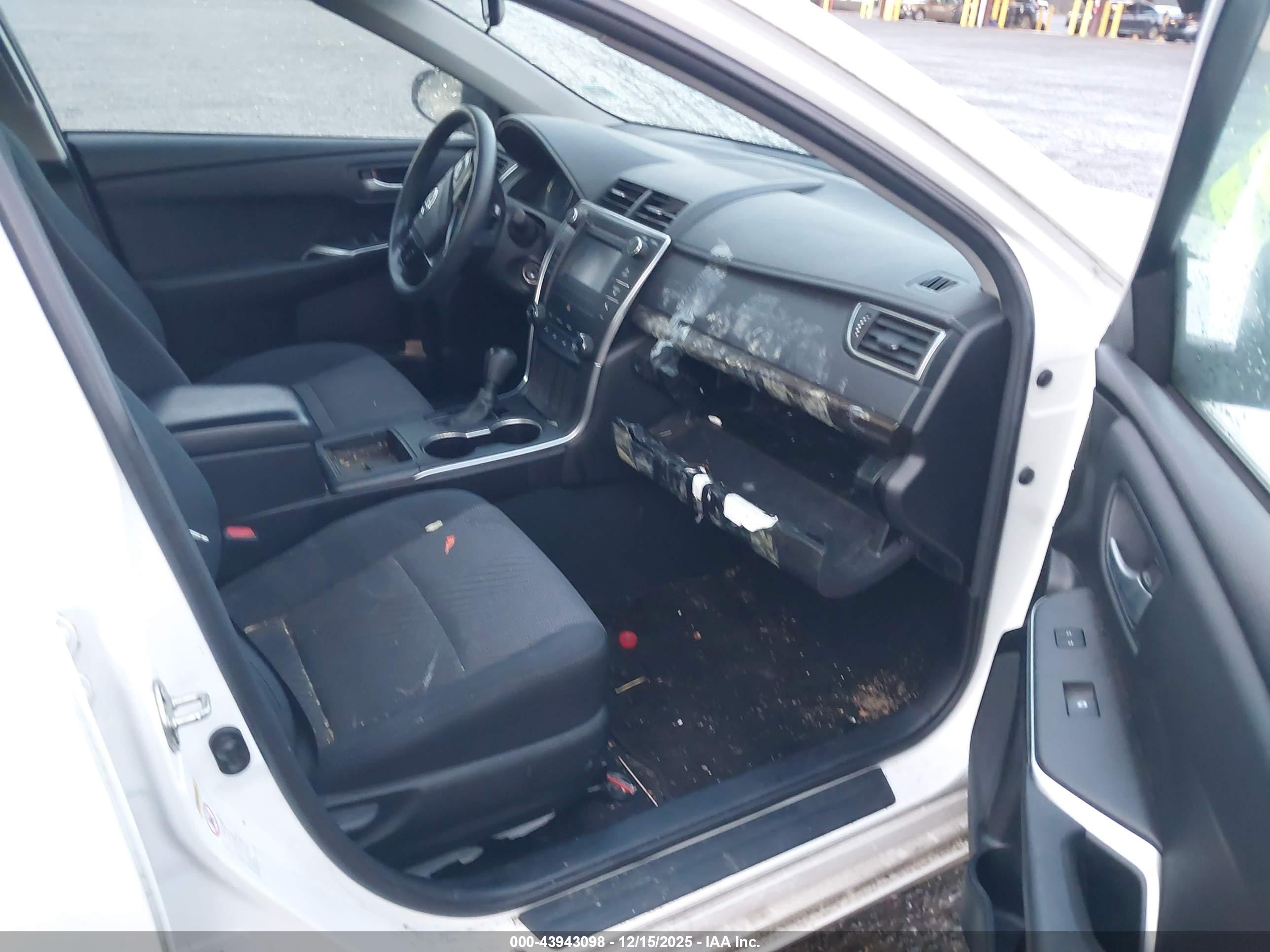 TOYOTA CAMRY image 5