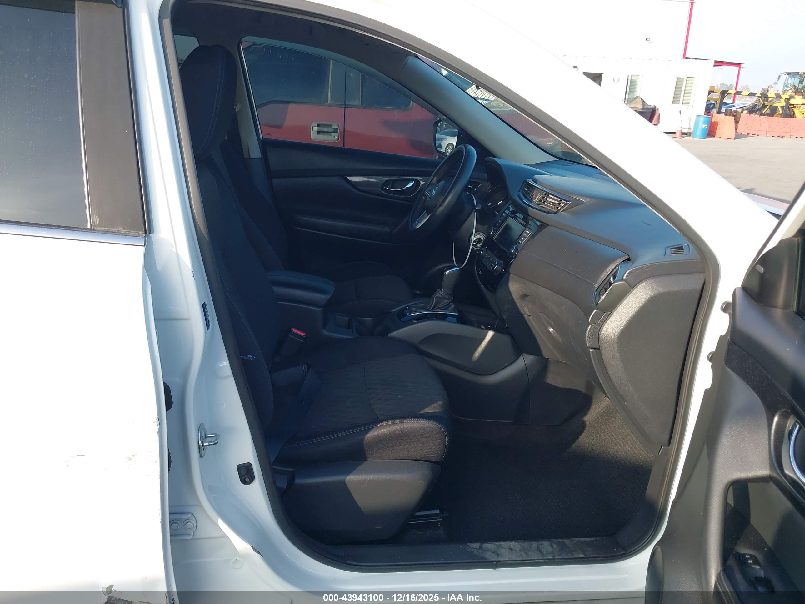 NISSAN ROGUE image 5
