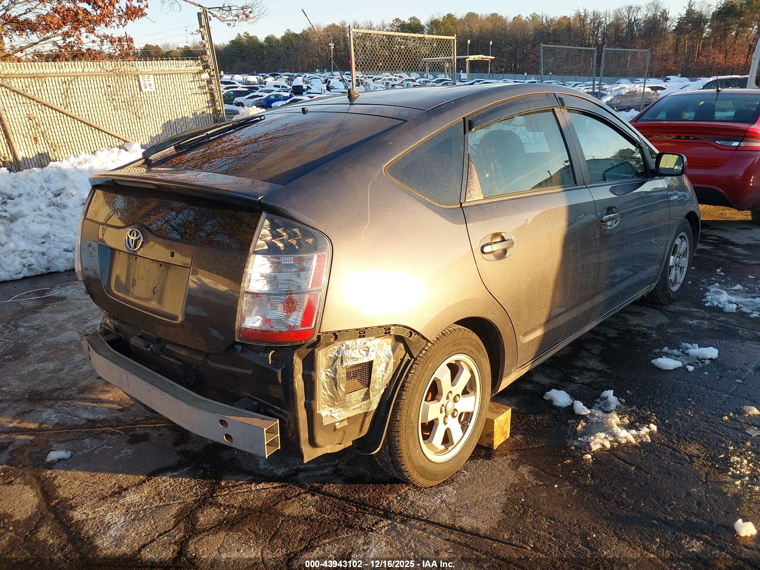 TOYOTA PRIUS image 4