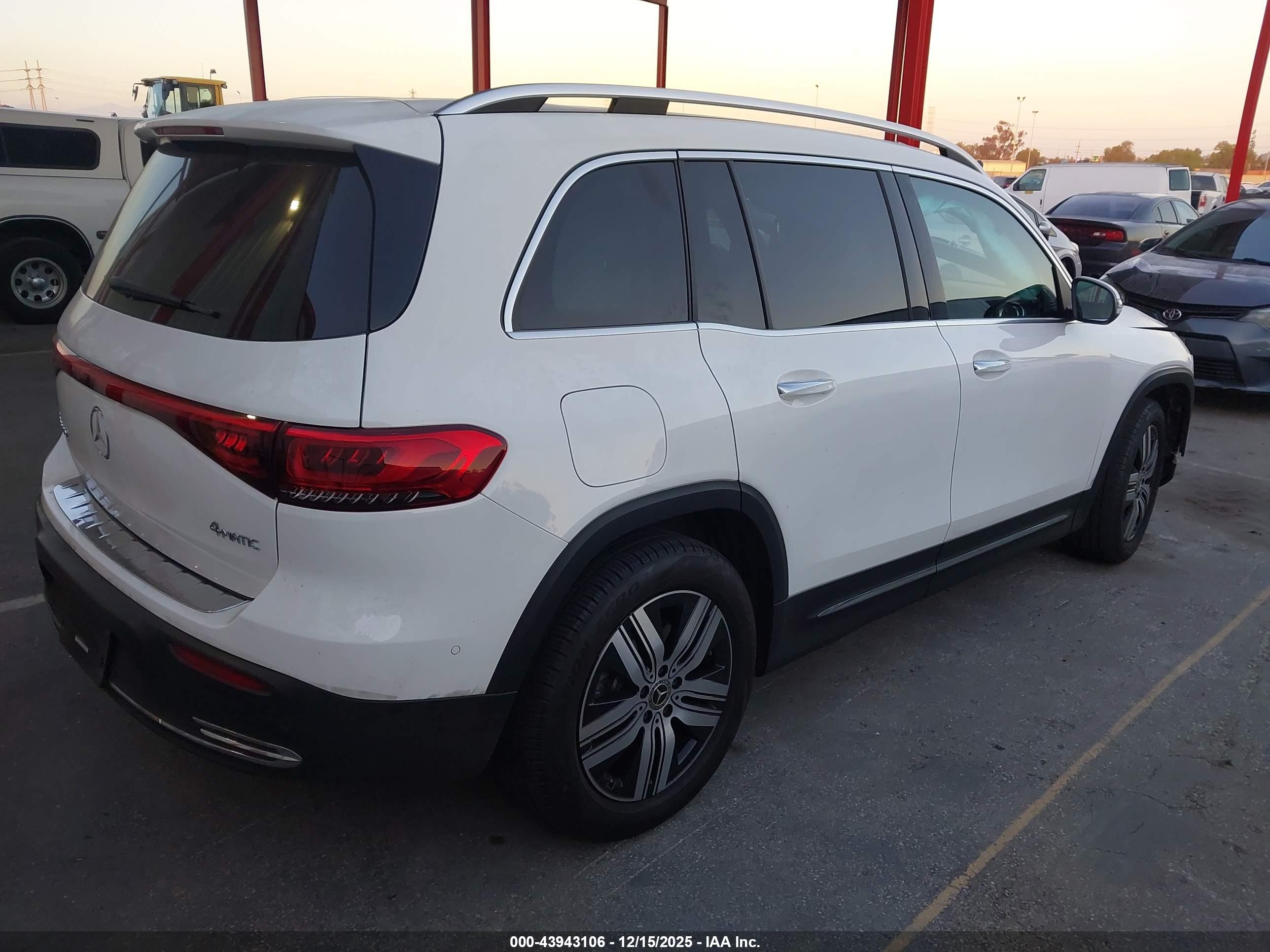 MERCEDES-BENZ EQB image 4
