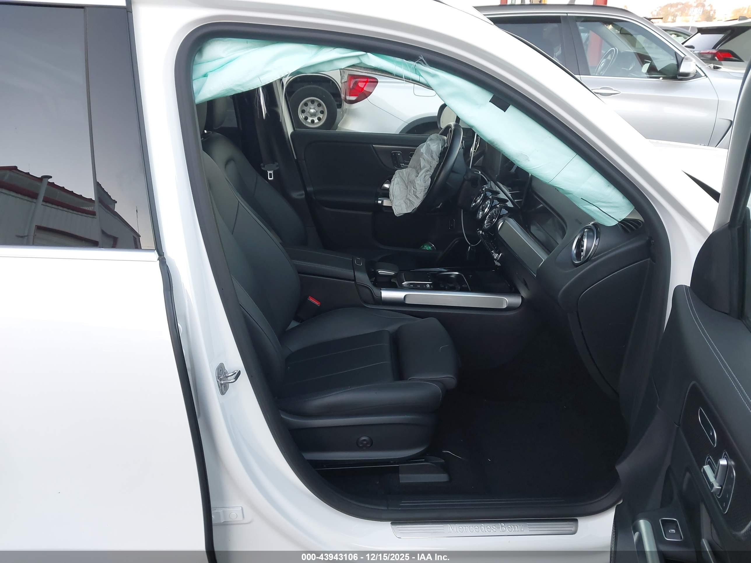 MERCEDES-BENZ EQB image 5