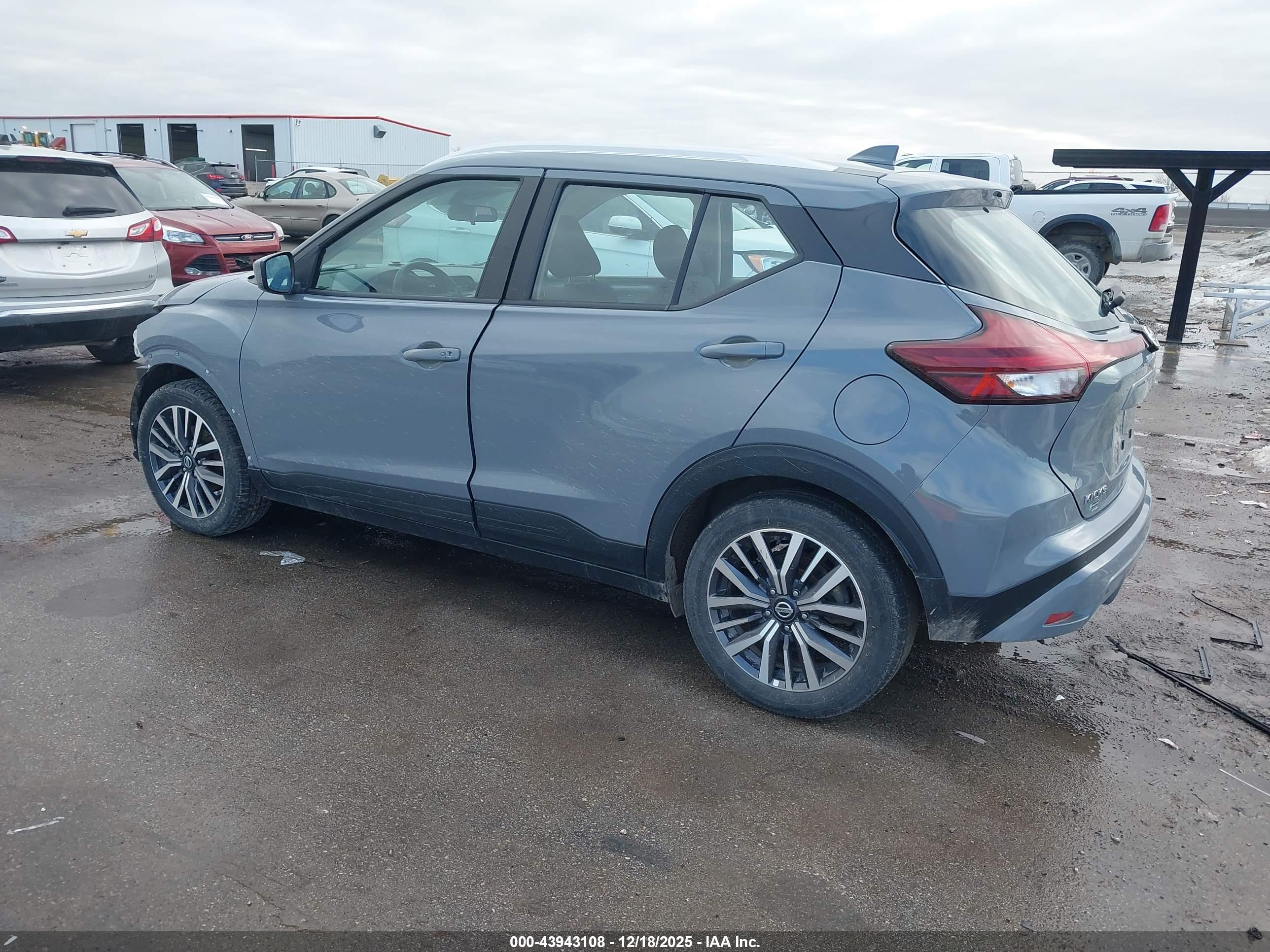 NISSAN KICKS image 3