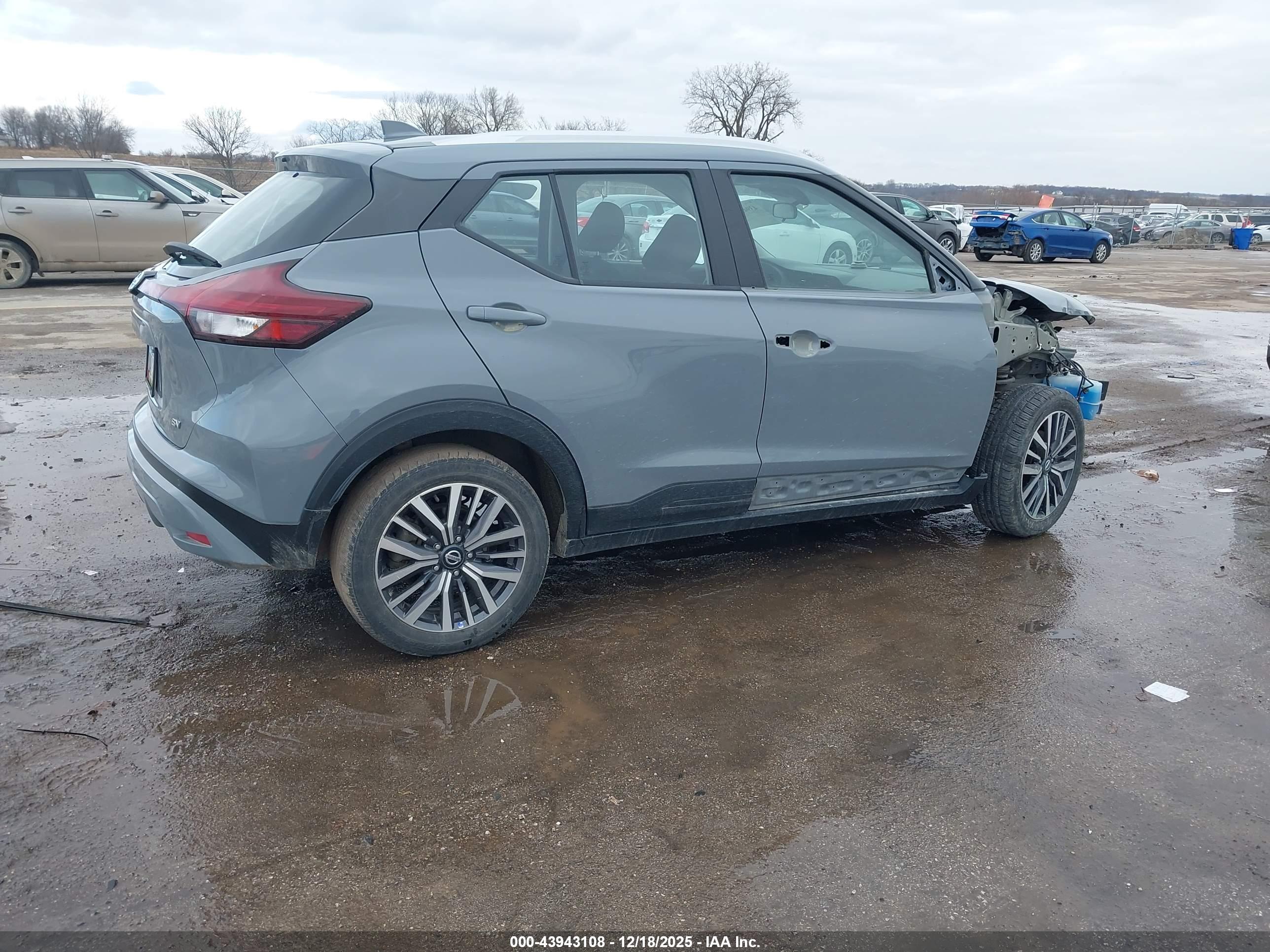 NISSAN KICKS image 4