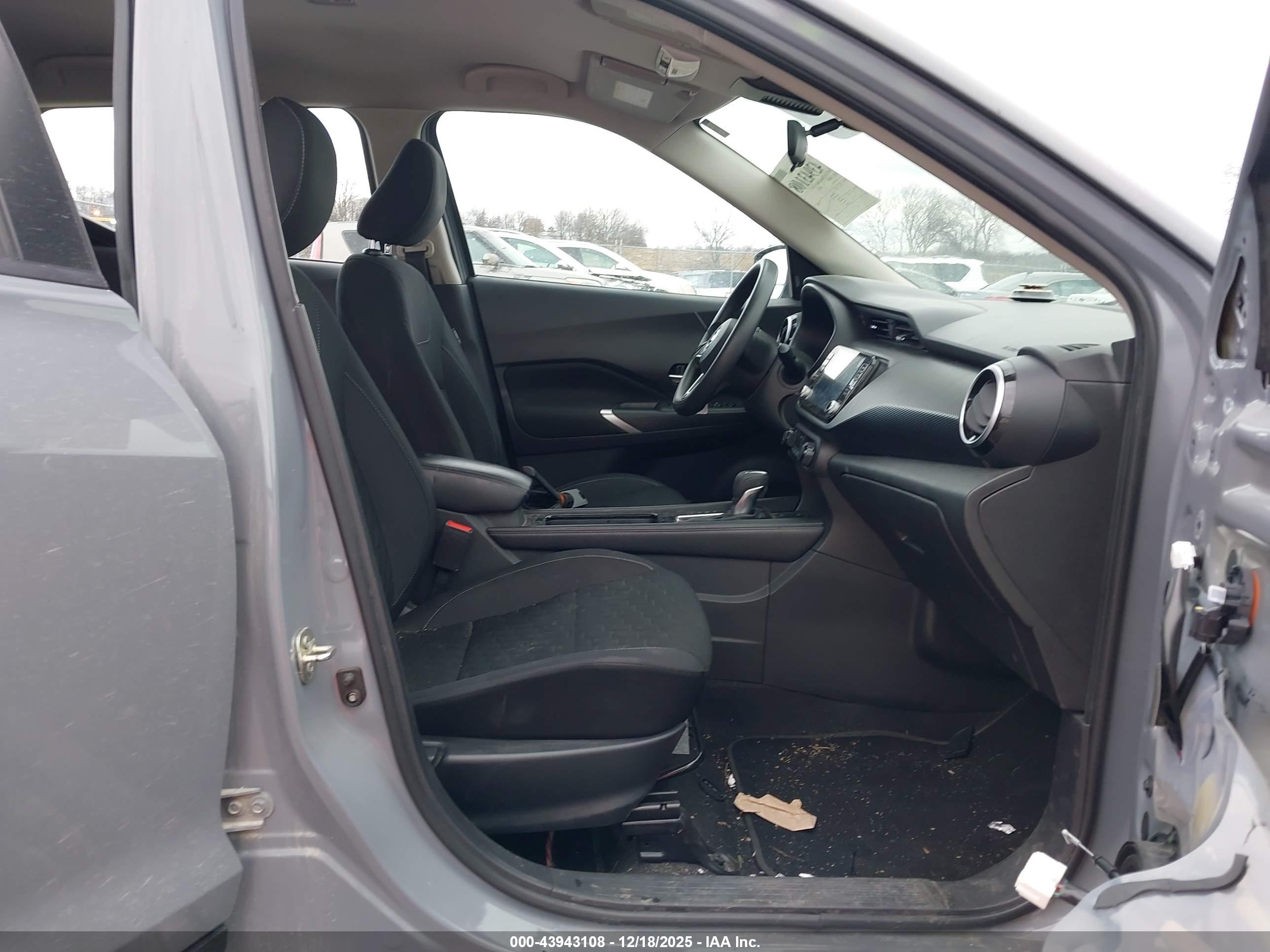 NISSAN KICKS image 5
