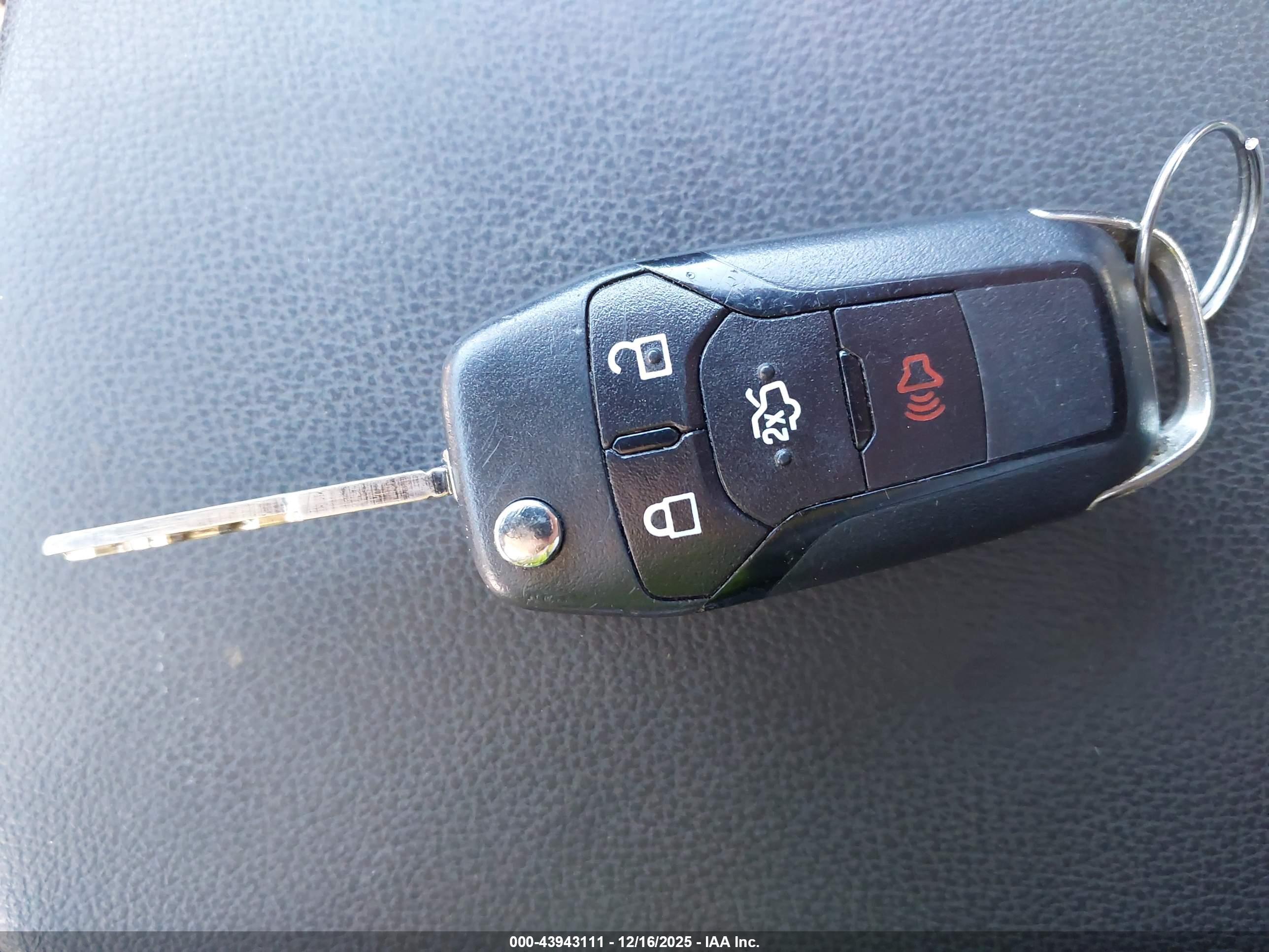 FORD FUSION image 11