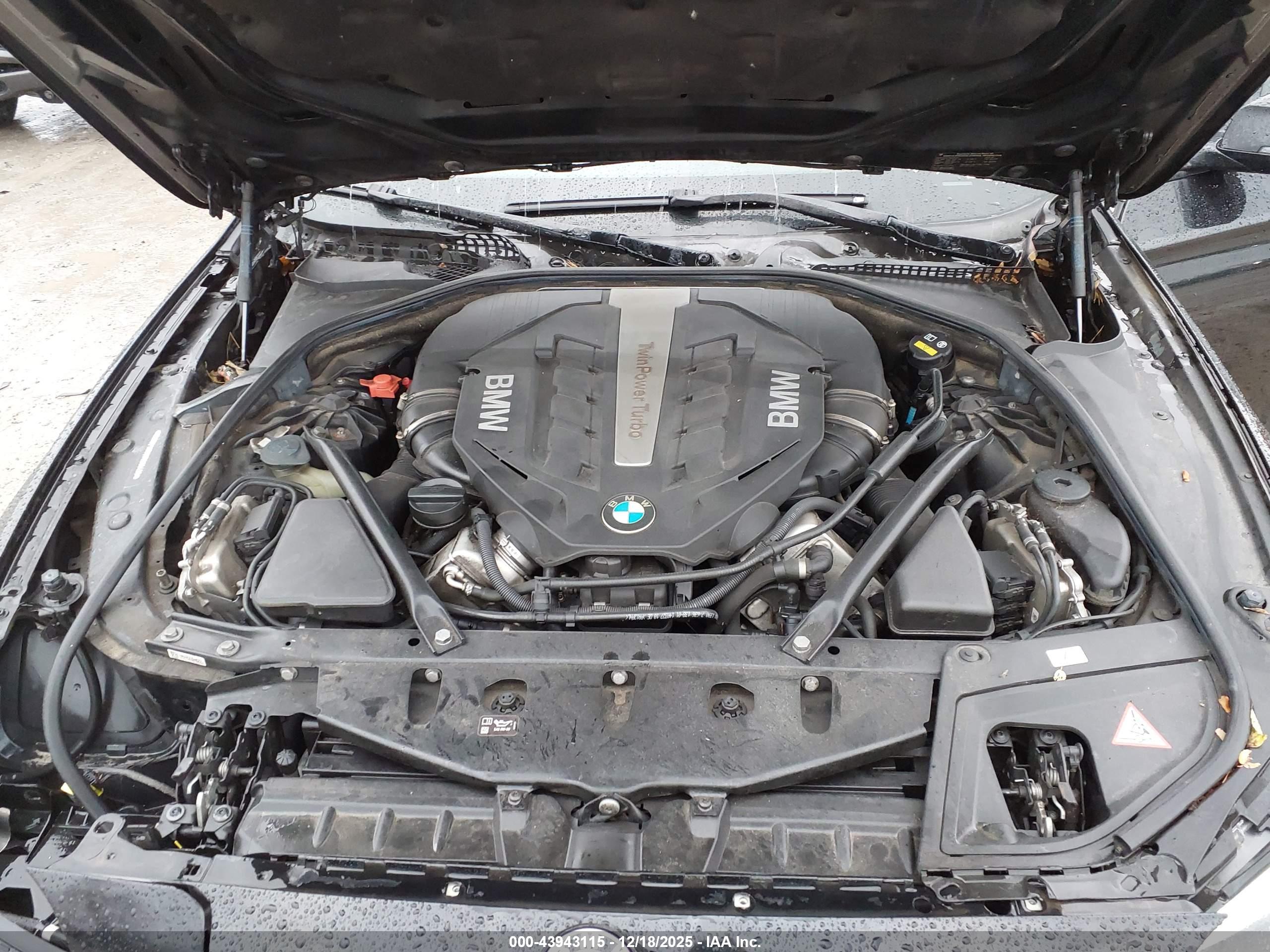 BMW 550I image 10