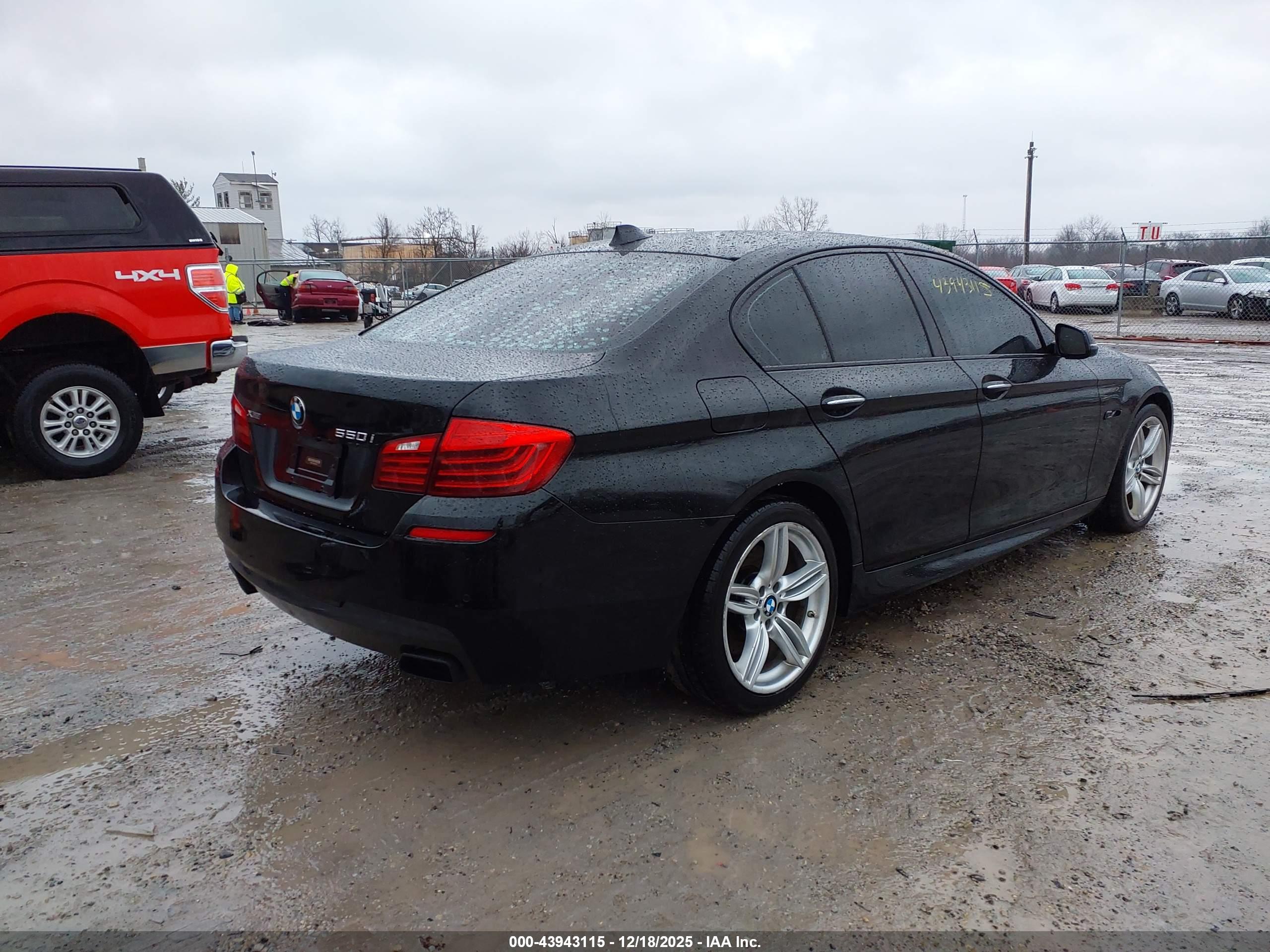 BMW 550I image 4