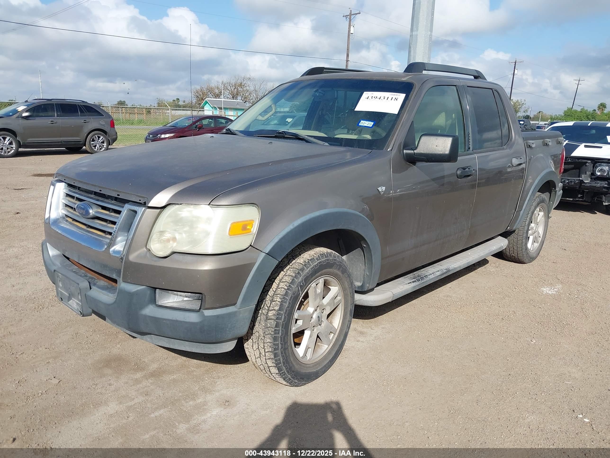 FORD EXPLORER image 2