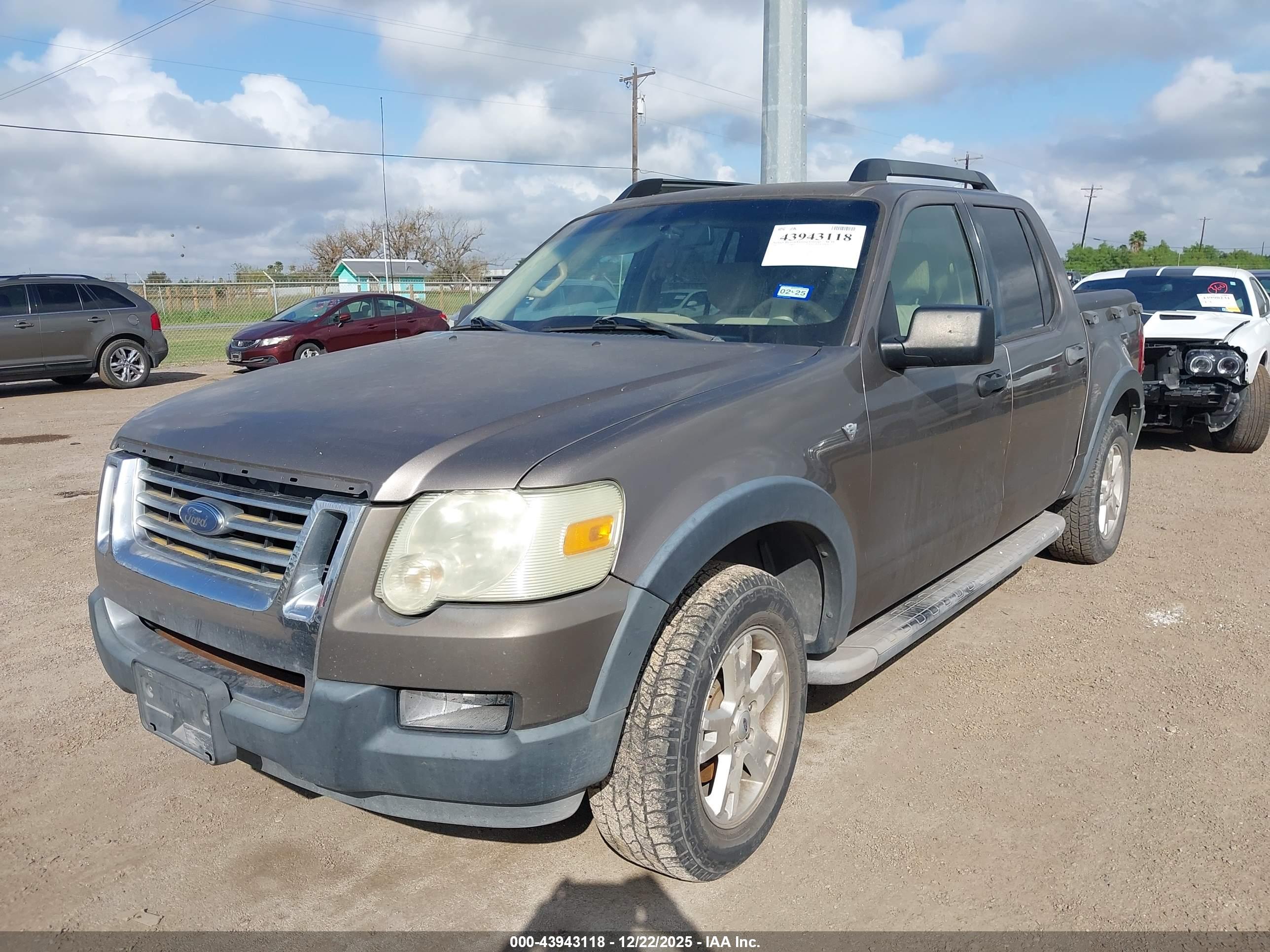 FORD EXPLORER image 6