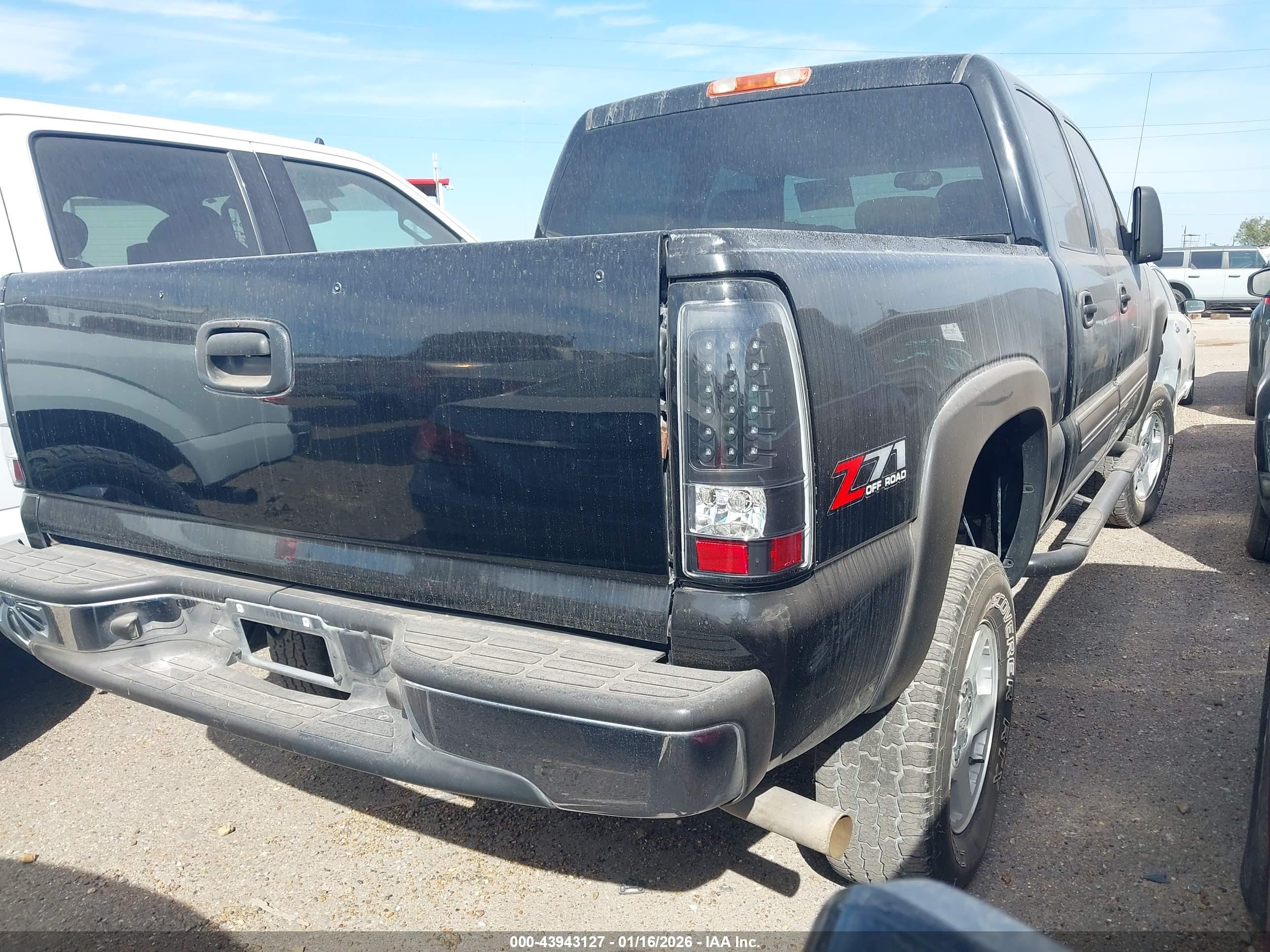CHEVROLET SILVERADO image 4